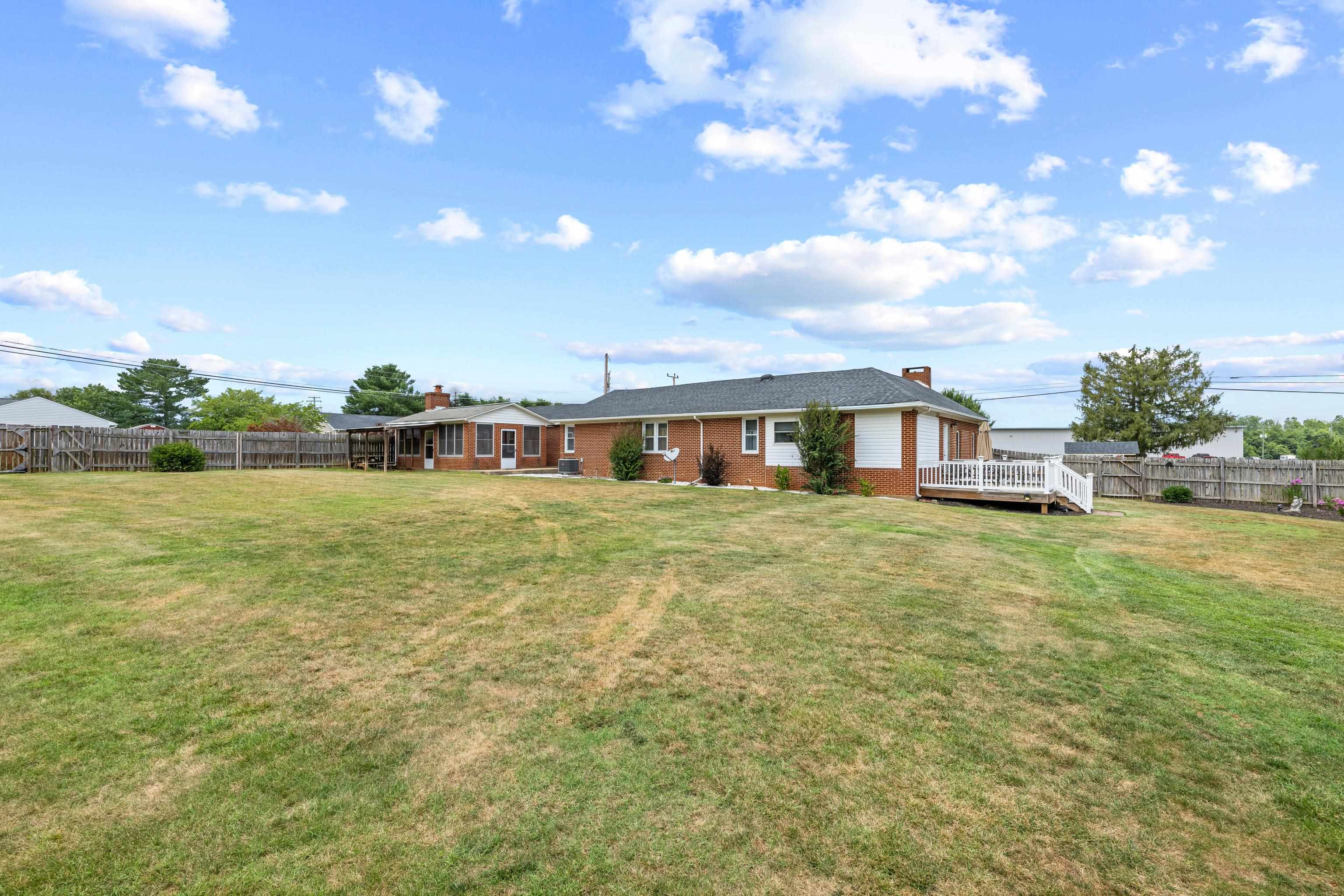 14 FEATHERSTONE DR, LYNDHURST, Virginia 22952, 3 Bedrooms Bedrooms, ,2 BathroomsBathrooms,Residential,14 FEATHERSTONE DR,679319 MLS # 679319