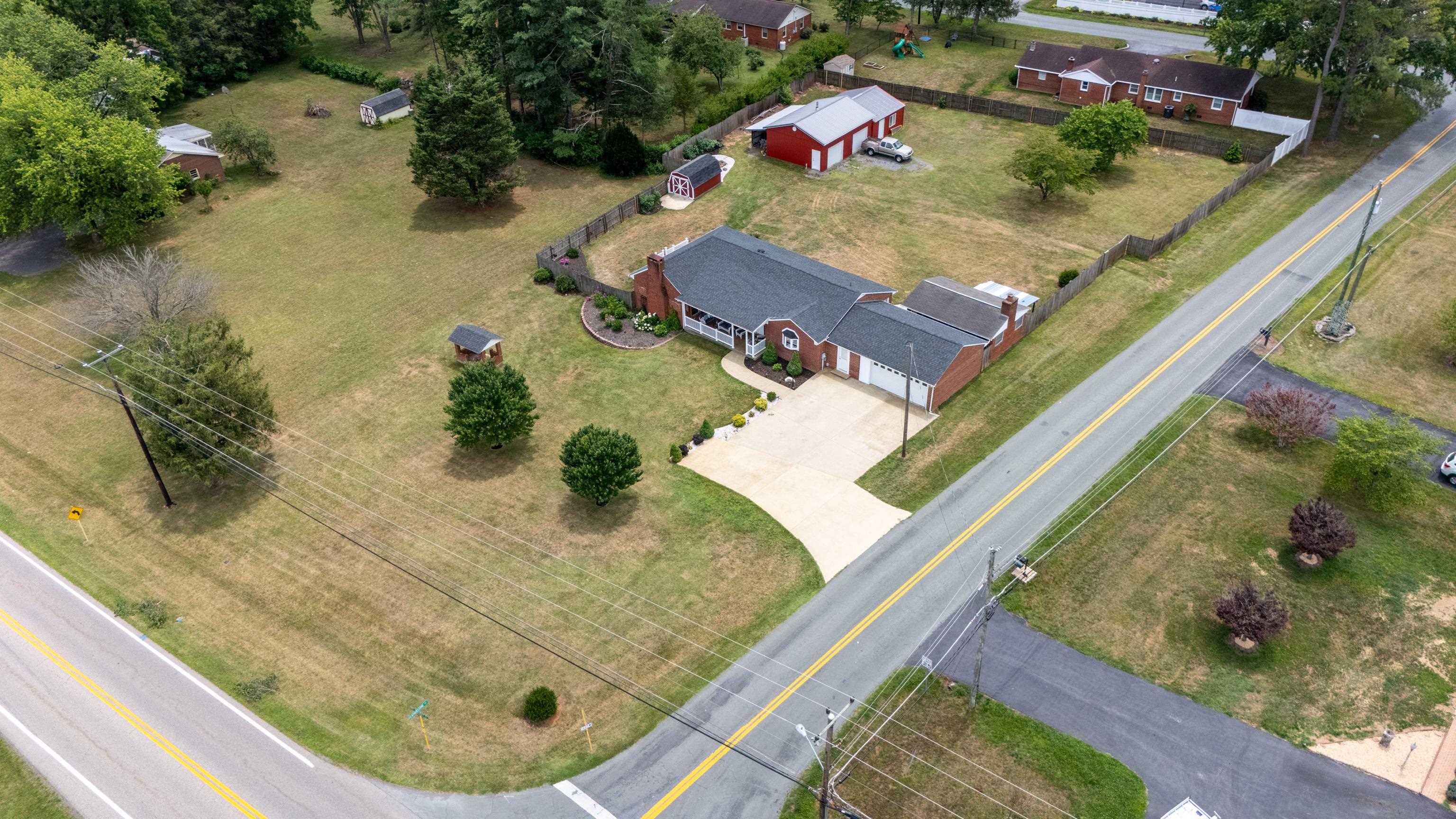 14 FEATHERSTONE DR, LYNDHURST, Virginia 22952, 3 Bedrooms Bedrooms, ,2 BathroomsBathrooms,Residential,14 FEATHERSTONE DR,679319 MLS # 679319