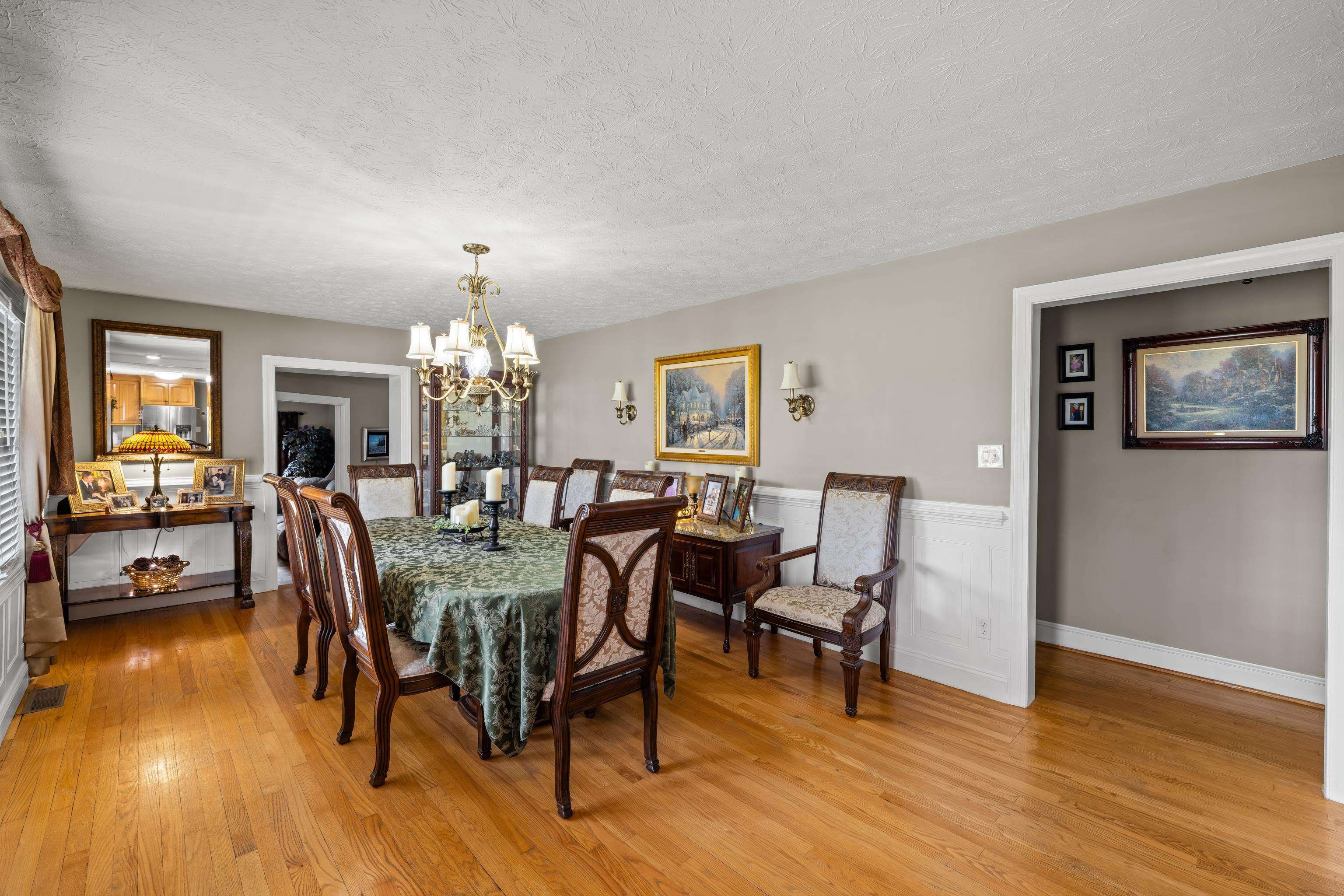 14 FEATHERSTONE DR, LYNDHURST, Virginia 22952, 3 Bedrooms Bedrooms, ,2 BathroomsBathrooms,Residential,14 FEATHERSTONE DR,679319 MLS # 679319