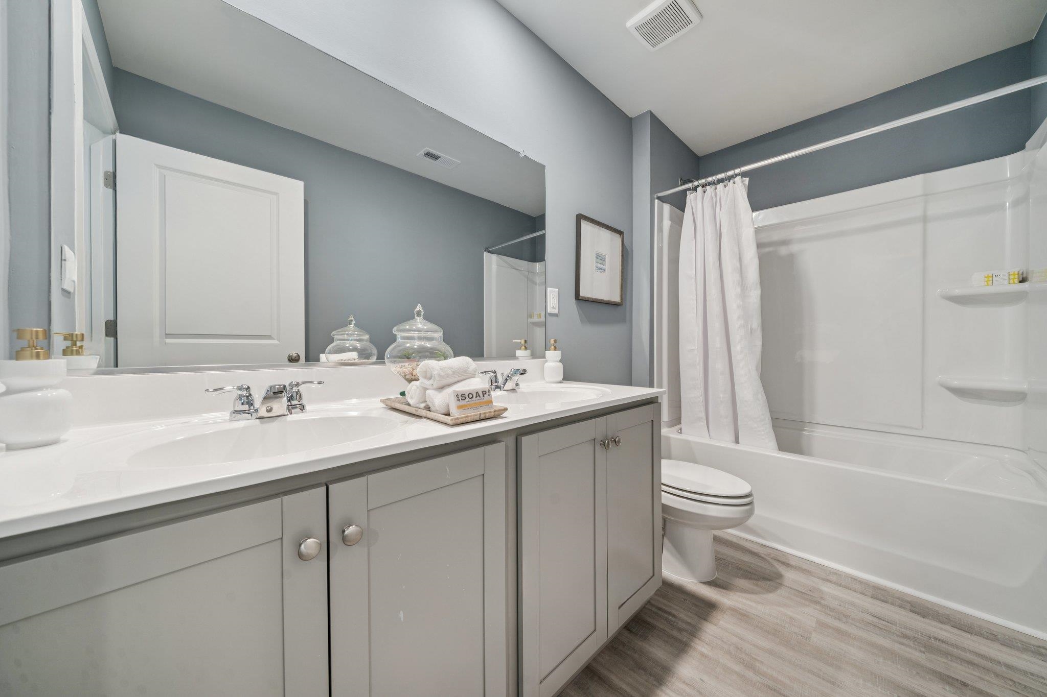 201 CHAMBERLAIN DR, STAUNTON, Virginia 24401, 4 Bedrooms Bedrooms, ,2 BathroomsBathrooms,Residential,201 CHAMBERLAIN DR,679323 MLS # 679323 201 CHAMBERLAIN DR, STAUNTON, Virginia 24401, 4 Bedrooms Bedrooms, ,2 BathroomsBathrooms,Residential,201 CHAMBERLAIN DR,679323 MLS # 679323