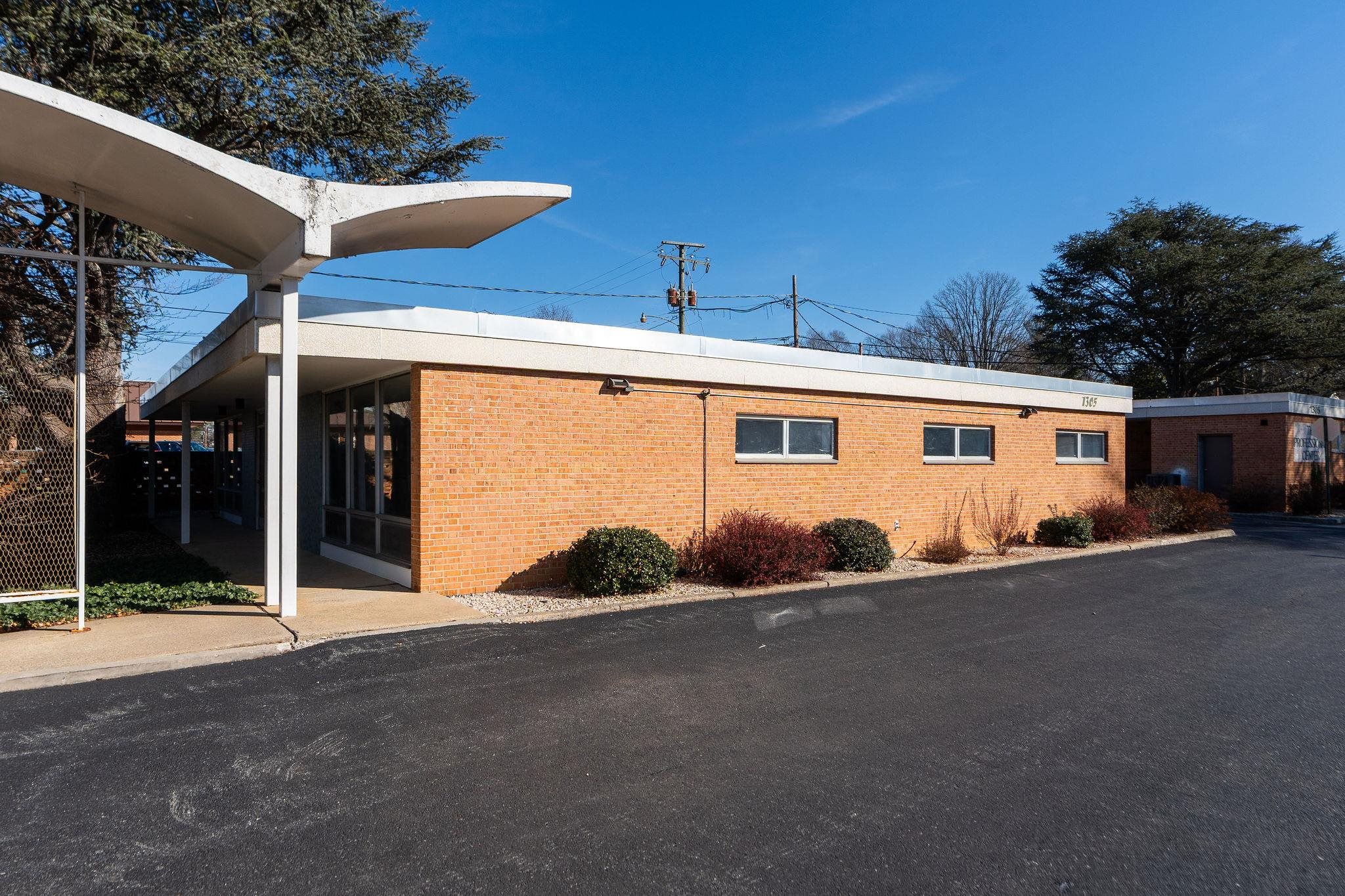 1305 13TH ST, WAYNESBORO, Virginia 22980, ,Commercial,1305 13TH ST,679354 MLS # 679354