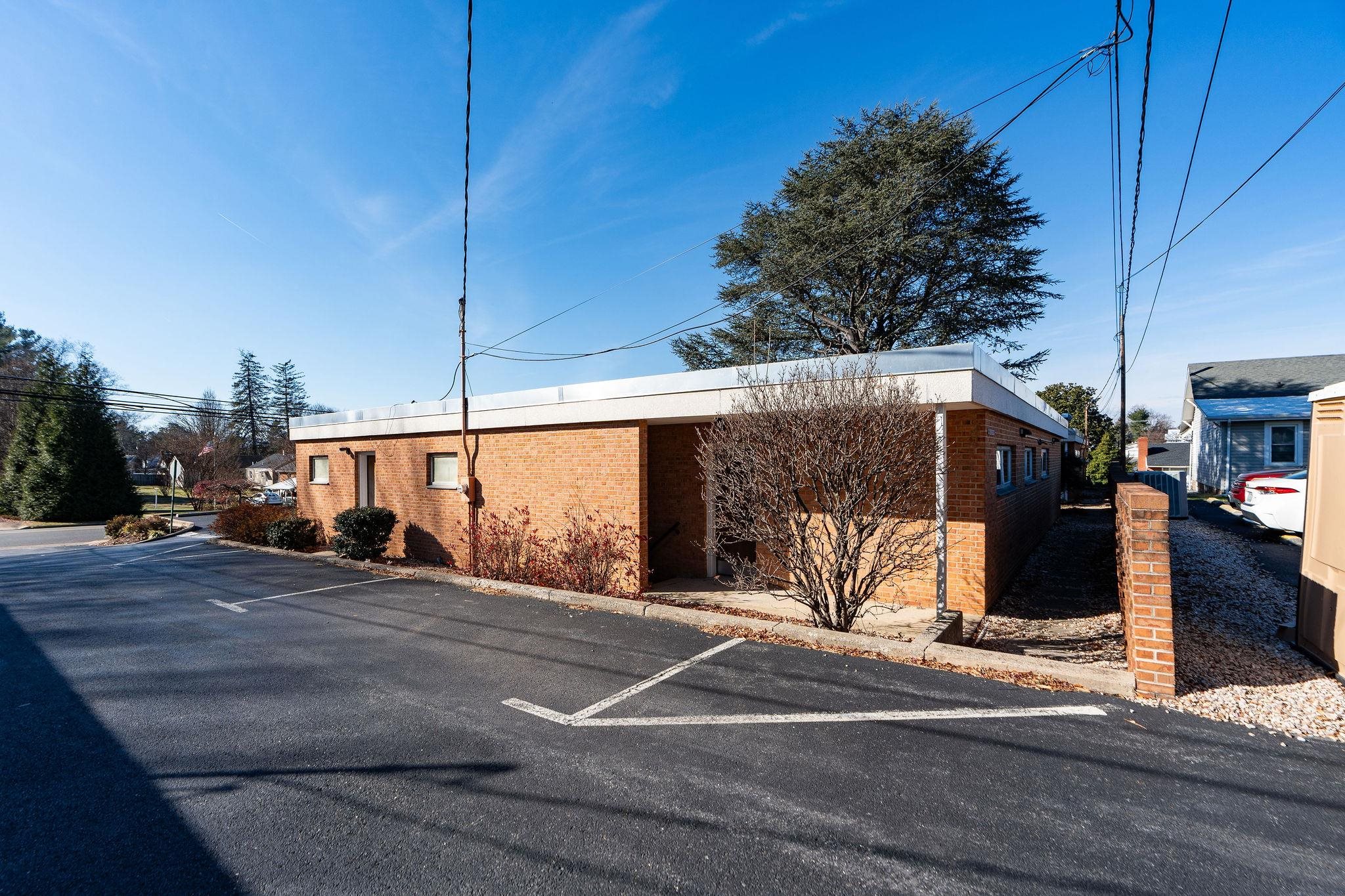 1305 13TH ST, WAYNESBORO, Virginia 22980, ,Commercial,1305 13TH ST,679354 MLS # 679354