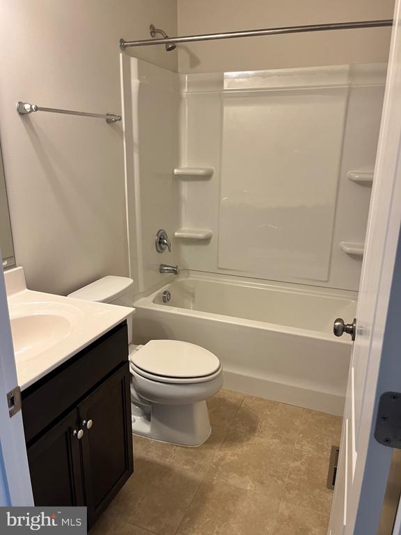 12108 BOWLING FARM CT, FREDERICKSBURG, Virginia 22407, 3 Bedrooms Bedrooms, ,2 BathroomsBathrooms,Residential,12108 BOWLING FARM CT,VASP2043298 MLS # VASP2043298