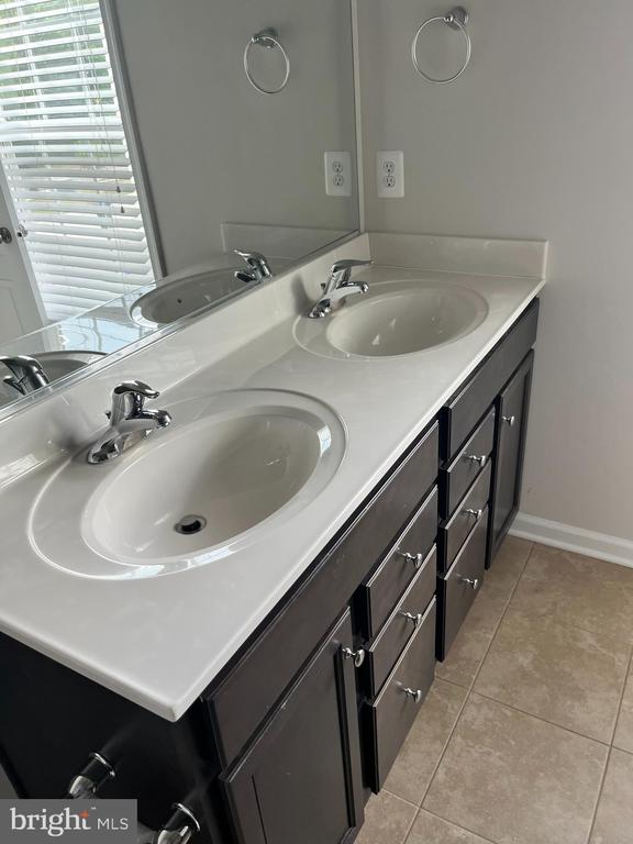 12108 BOWLING FARM CT, FREDERICKSBURG, Virginia 22407, 3 Bedrooms Bedrooms, ,2 BathroomsBathrooms,Residential,12108 BOWLING FARM CT,VASP2043298 MLS # VASP2043298