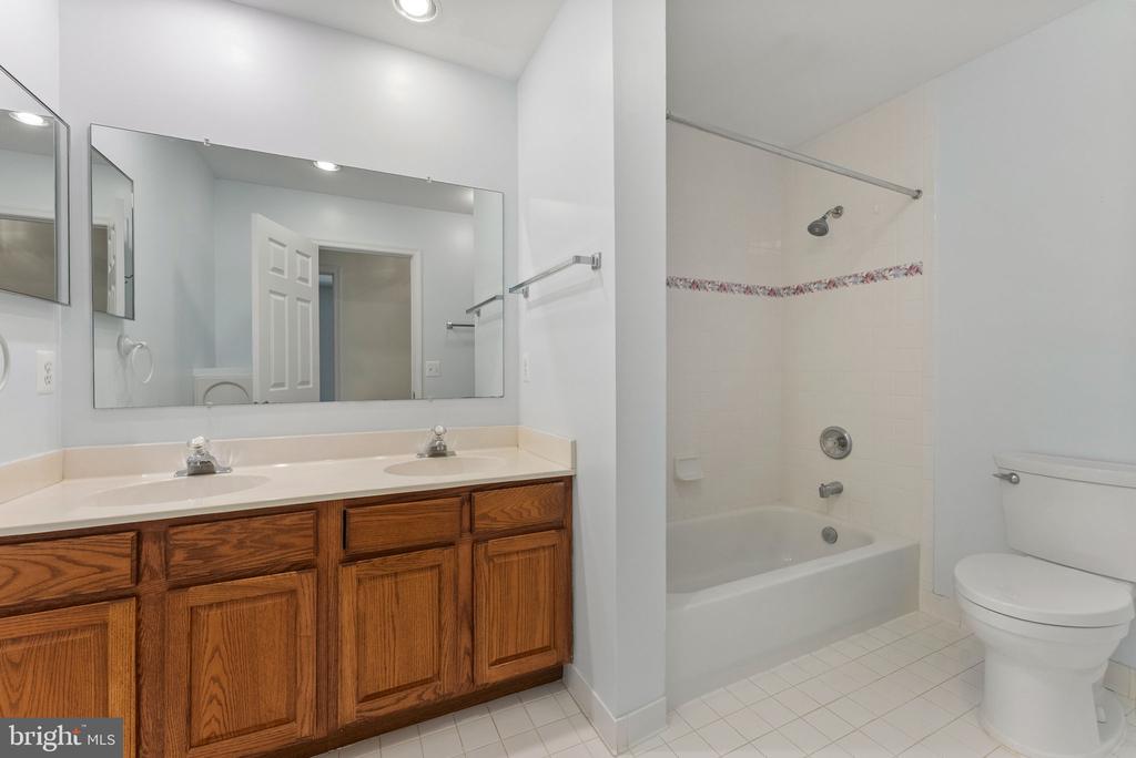 2415 BRIGHTON PL, JEFFERSONTON, Virginia 22724, 4 Bedrooms Bedrooms, ,4 BathroomsBathrooms,Residential,2415 BRIGHTON PL,VACU2014168 MLS # VACU2014168 2415 BRIGHTON PL, JEFFERSONTON, Virginia 22724, 4 Bedrooms Bedrooms, ,4 BathroomsBathrooms,Residential,2415 BRIGHTON PL,VACU2014168 MLS # VACU2014168