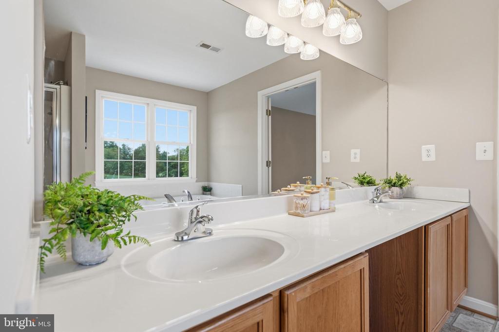 10143 HEDRICK FARM LN, MIDLAND, Virginia 22728, 4 Bedrooms Bedrooms, ,3 BathroomsBathrooms,Residential,10143 HEDRICK FARM LN,VAFQ2022732 MLS # VAFQ2022732 10143 HEDRICK FARM LN, MIDLAND, Virginia 22728, 4 Bedrooms Bedrooms, ,3 BathroomsBathrooms,Residential,10143 HEDRICK FARM LN,VAFQ2022732 MLS # VAFQ2022732