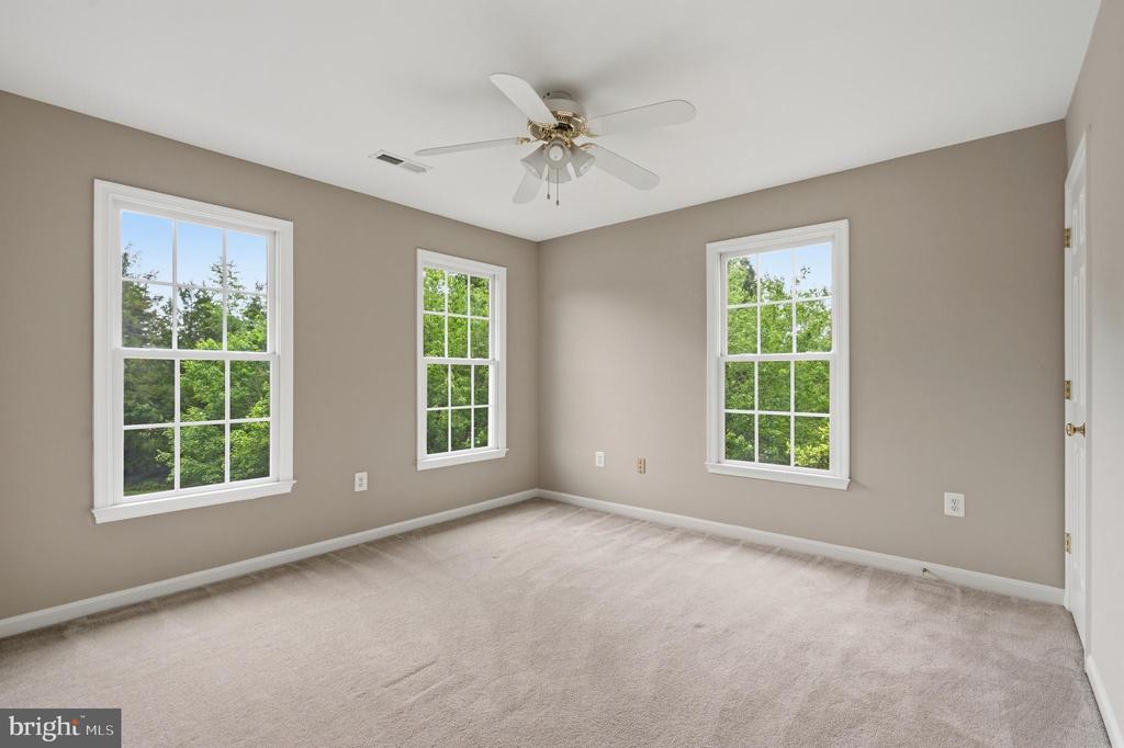 10143 HEDRICK FARM LN, MIDLAND, Virginia 22728, 4 Bedrooms Bedrooms, ,3 BathroomsBathrooms,Residential,10143 HEDRICK FARM LN,VAFQ2022732 MLS # VAFQ2022732 10143 HEDRICK FARM LN, MIDLAND, Virginia 22728, 4 Bedrooms Bedrooms, ,3 BathroomsBathrooms,Residential,10143 HEDRICK FARM LN,VAFQ2022732 MLS # VAFQ2022732