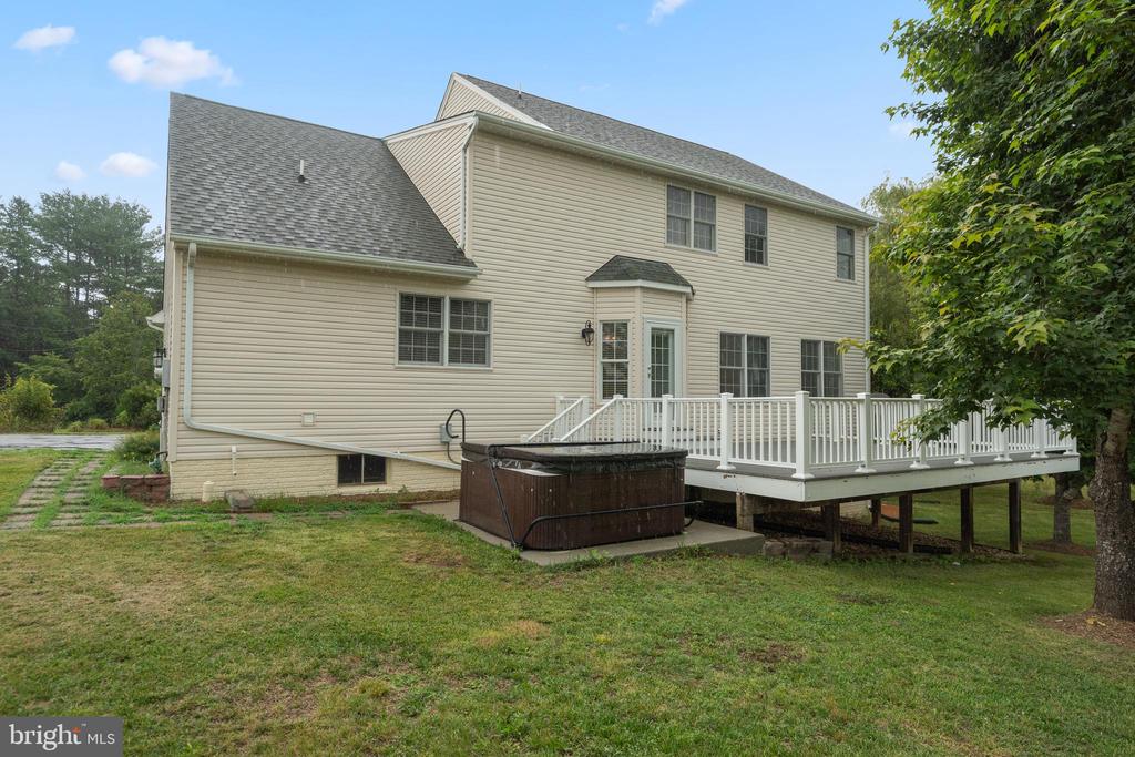 10143 HEDRICK FARM LN, MIDLAND, Virginia 22728, 4 Bedrooms Bedrooms, ,3 BathroomsBathrooms,Residential,10143 HEDRICK FARM LN,VAFQ2022732 MLS # VAFQ2022732 10143 HEDRICK FARM LN, MIDLAND, Virginia 22728, 4 Bedrooms Bedrooms, ,3 BathroomsBathrooms,Residential,10143 HEDRICK FARM LN,VAFQ2022732 MLS # VAFQ2022732