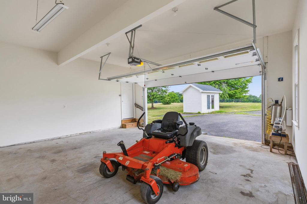 10143 HEDRICK FARM LN, MIDLAND, Virginia 22728, 4 Bedrooms Bedrooms, ,3 BathroomsBathrooms,Residential,10143 HEDRICK FARM LN,VAFQ2022732 MLS # VAFQ2022732 10143 HEDRICK FARM LN, MIDLAND, Virginia 22728, 4 Bedrooms Bedrooms, ,3 BathroomsBathrooms,Residential,10143 HEDRICK FARM LN,VAFQ2022732 MLS # VAFQ2022732