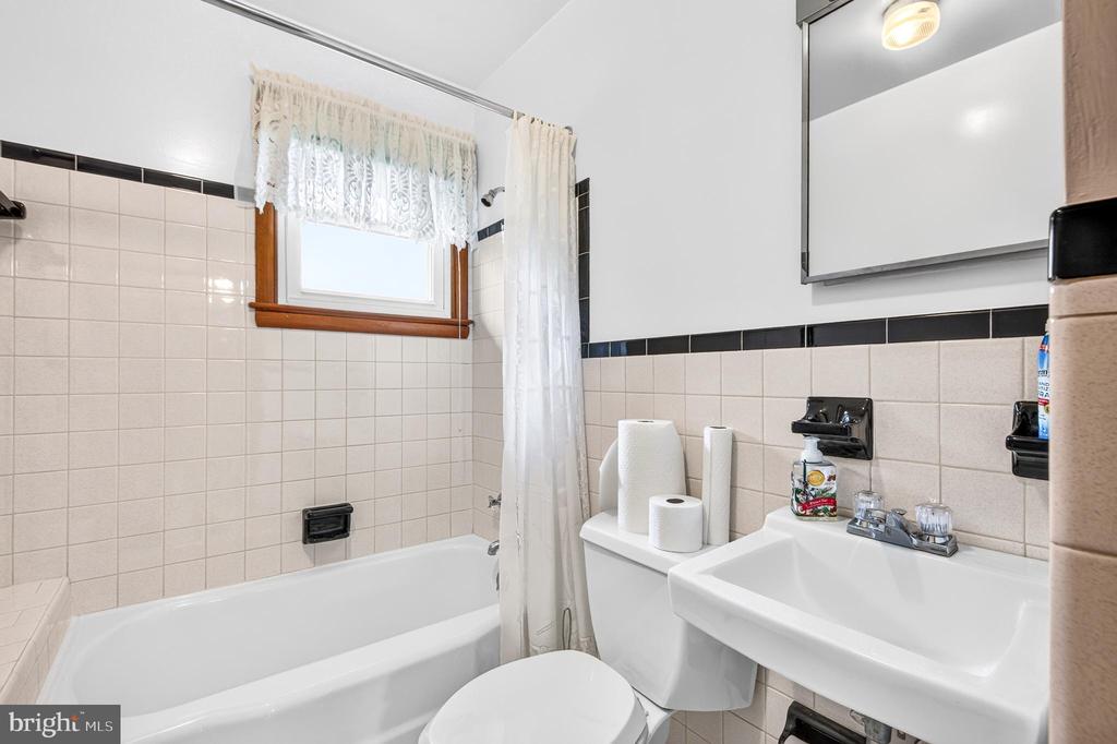 201 FIRST ST, LURAY, Virginia 22835, 2 Bedrooms Bedrooms, ,2 BathroomsBathrooms,Residential,201 FIRST ST,VAPA2006650 MLS # VAPA2006650