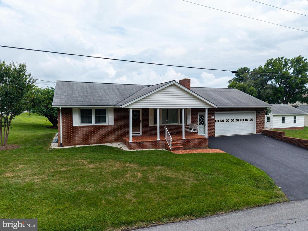 201 FIRST ST, LURAY, Virginia 22835, 2 Bedrooms Bedrooms, ,2 BathroomsBathrooms,Residential,201 FIRST ST,VAPA2006650 MLS # VAPA2006650
