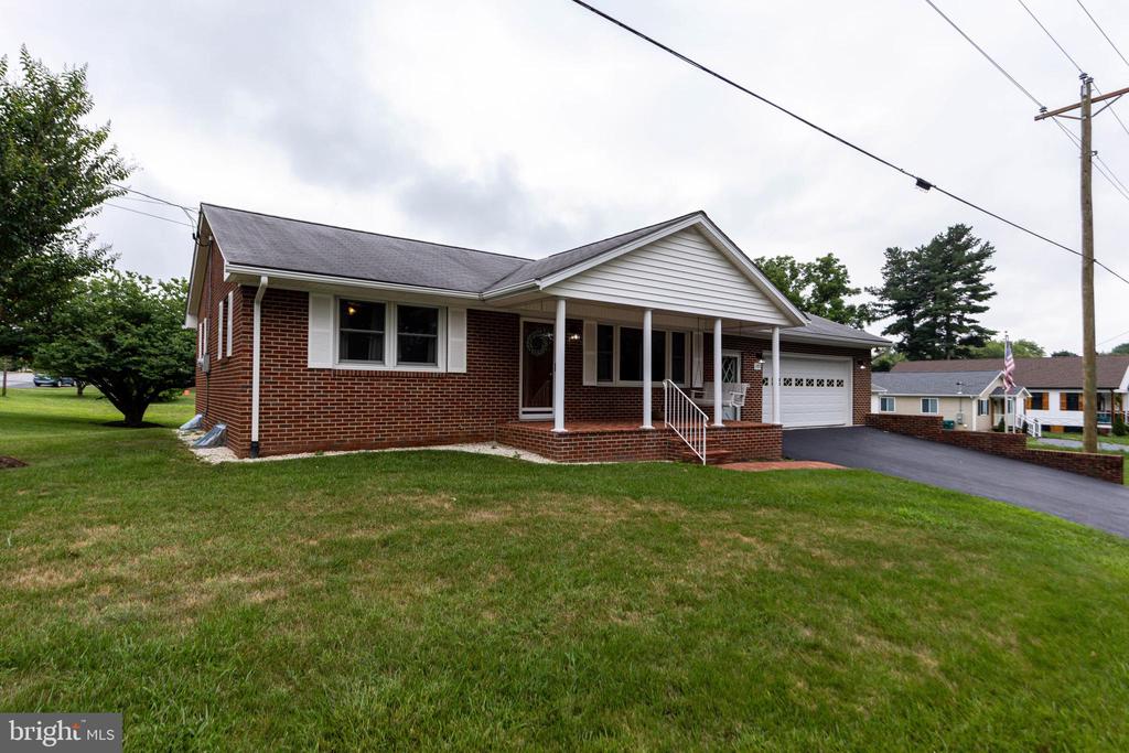 201 FIRST ST, LURAY, Virginia 22835, 2 Bedrooms Bedrooms, ,2 BathroomsBathrooms,Residential,201 FIRST ST,VAPA2006650 MLS # VAPA2006650