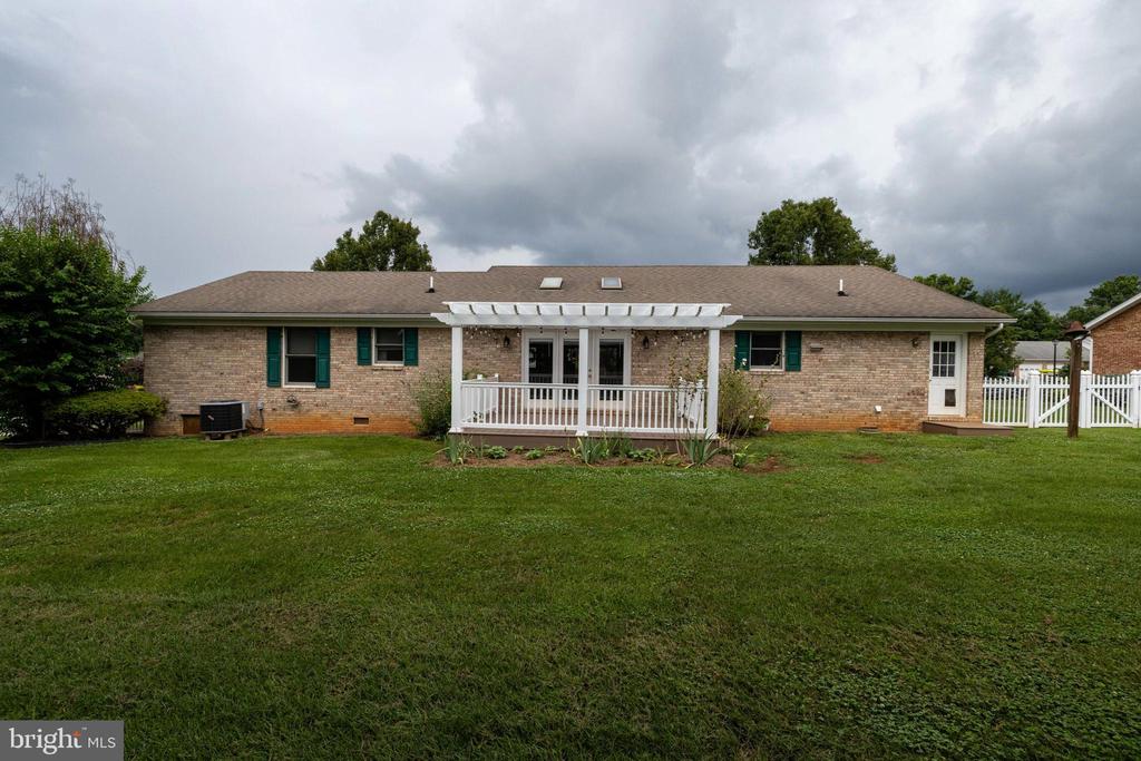 18 MEADOW LN, LURAY, Virginia 22835, 3 Bedrooms Bedrooms, ,2 BathroomsBathrooms,Residential,18 MEADOW LN,VAPA2006658 MLS # VAPA2006658 18 MEADOW LN, LURAY, Virginia 22835, 3 Bedrooms Bedrooms, ,2 BathroomsBathrooms,Residential,18 MEADOW LN,VAPA2006658 MLS # VAPA2006658