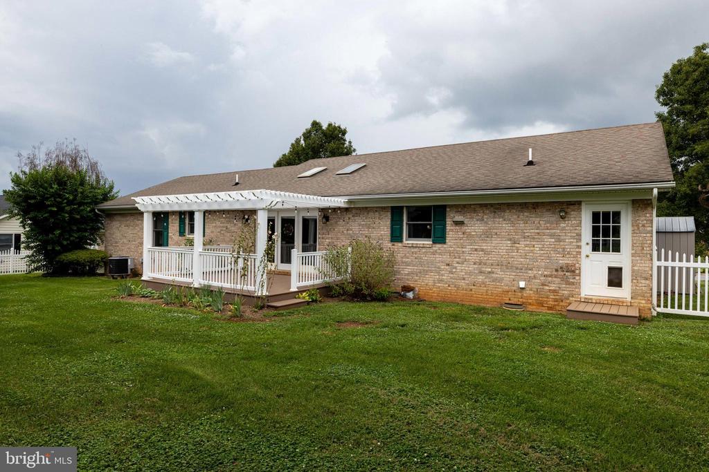 18 MEADOW LN, LURAY, Virginia 22835, 3 Bedrooms Bedrooms, ,2 BathroomsBathrooms,Residential,18 MEADOW LN,VAPA2006658 MLS # VAPA2006658 18 MEADOW LN, LURAY, Virginia 22835, 3 Bedrooms Bedrooms, ,2 BathroomsBathrooms,Residential,18 MEADOW LN,VAPA2006658 MLS # VAPA2006658