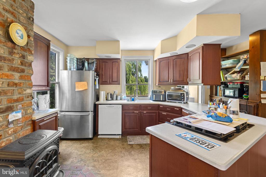 6190 GEORGETOWN RD, BROAD RUN, Virginia 20137, 3 Bedrooms Bedrooms, ,2 BathroomsBathrooms,Residential,6190 GEORGETOWN RD,VAFQ2022410 MLS # VAFQ2022410