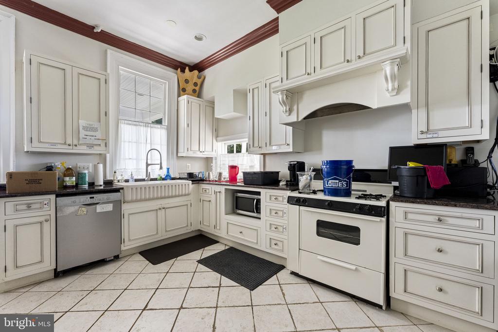 6190 GEORGETOWN RD, BROAD RUN, Virginia 20137, 3 Bedrooms Bedrooms, ,2 BathroomsBathrooms,Residential,6190 GEORGETOWN RD,VAFQ2022410 MLS # VAFQ2022410
