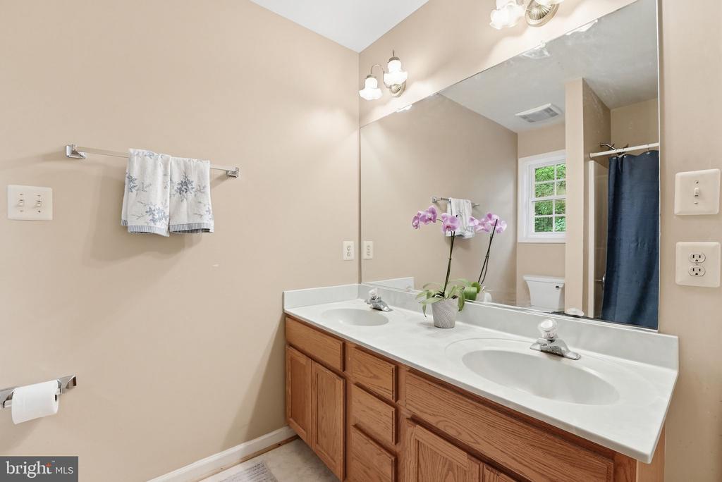 9088 WOODBROOK LN, CULPEPER, Virginia 22701, 4 Bedrooms Bedrooms, ,3 BathroomsBathrooms,Residential,9088 WOODBROOK LN,VACU2014404 MLS # VACU2014404 9088 WOODBROOK LN, CULPEPER, Virginia 22701, 4 Bedrooms Bedrooms, ,3 BathroomsBathrooms,Residential,9088 WOODBROOK LN,VACU2014404 MLS # VACU2014404