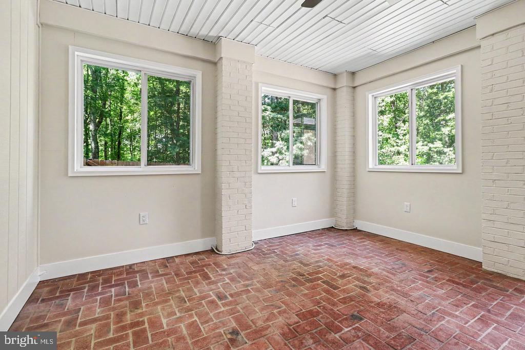 9825 VALLEY PO RD, SPOTSYLVANIA, Virginia 22551, 5 Bedrooms Bedrooms, ,3 BathroomsBathrooms,Residential,9825 VALLEY PO RD,VASP2043740 MLS # VASP2043740