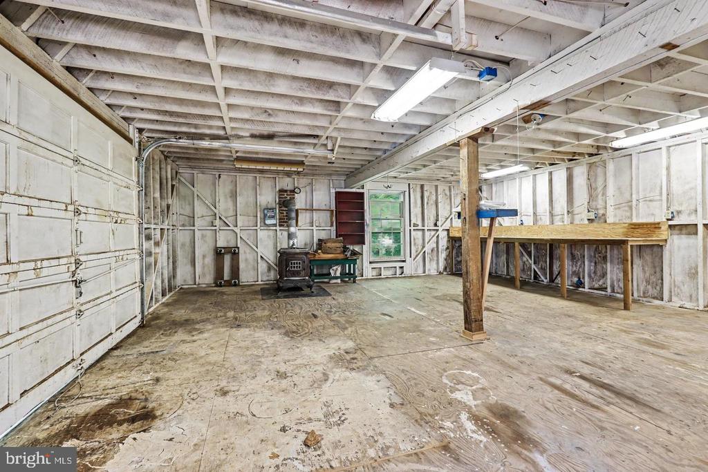 9825 VALLEY PO RD, SPOTSYLVANIA, Virginia 22551, 5 Bedrooms Bedrooms, ,3 BathroomsBathrooms,Residential,9825 VALLEY PO RD,VASP2043740 MLS # VASP2043740