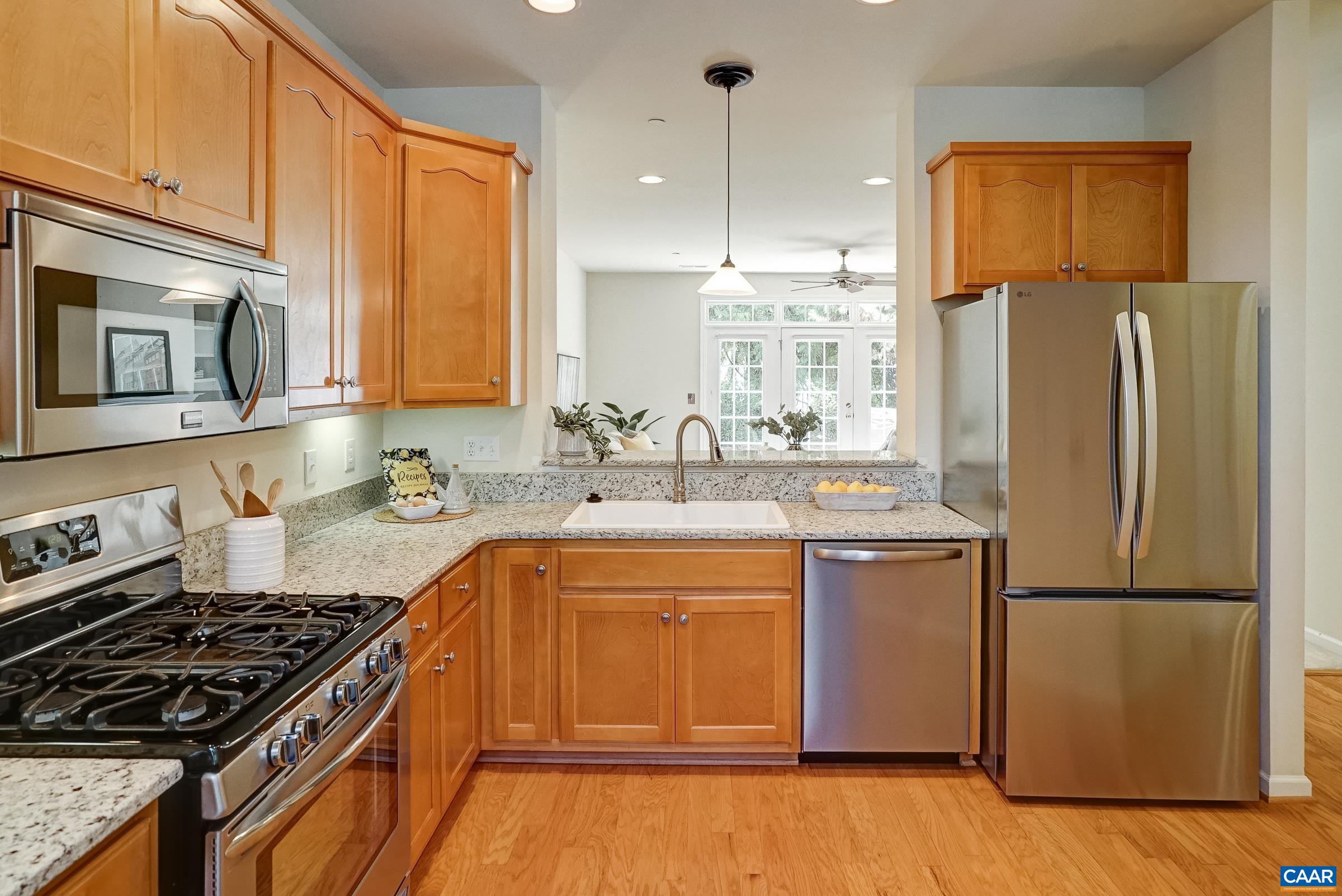 Pass through from kitchen to dining area. Pass through from kitchen to dining area.