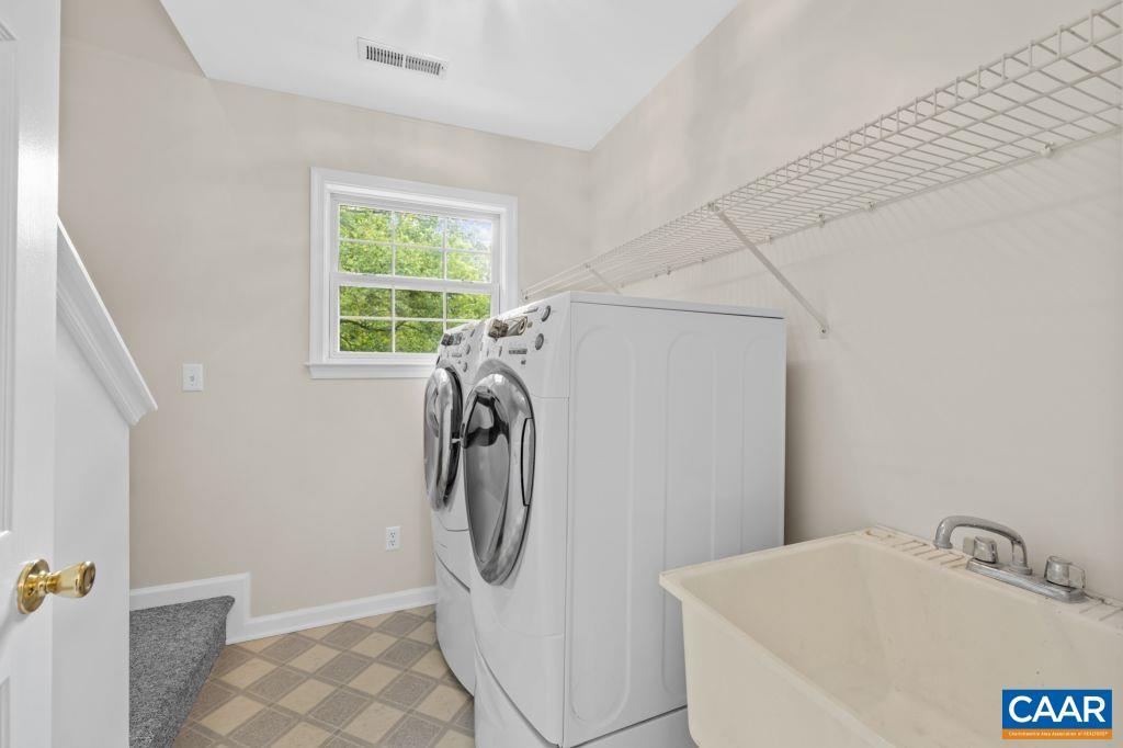 2669 KENDALWOOD LN, CHARLOTTESVILLE, Virginia 22911, 4 Bedrooms Bedrooms, ,3 BathroomsBathrooms,Residential,2669 KENDALWOOD LN,679338 MLS # 679338 2669 KENDALWOOD LN, CHARLOTTESVILLE, Virginia 22911, 4 Bedrooms Bedrooms, ,3 BathroomsBathrooms,Residential,2669 KENDALWOOD LN,679338 MLS # 679338