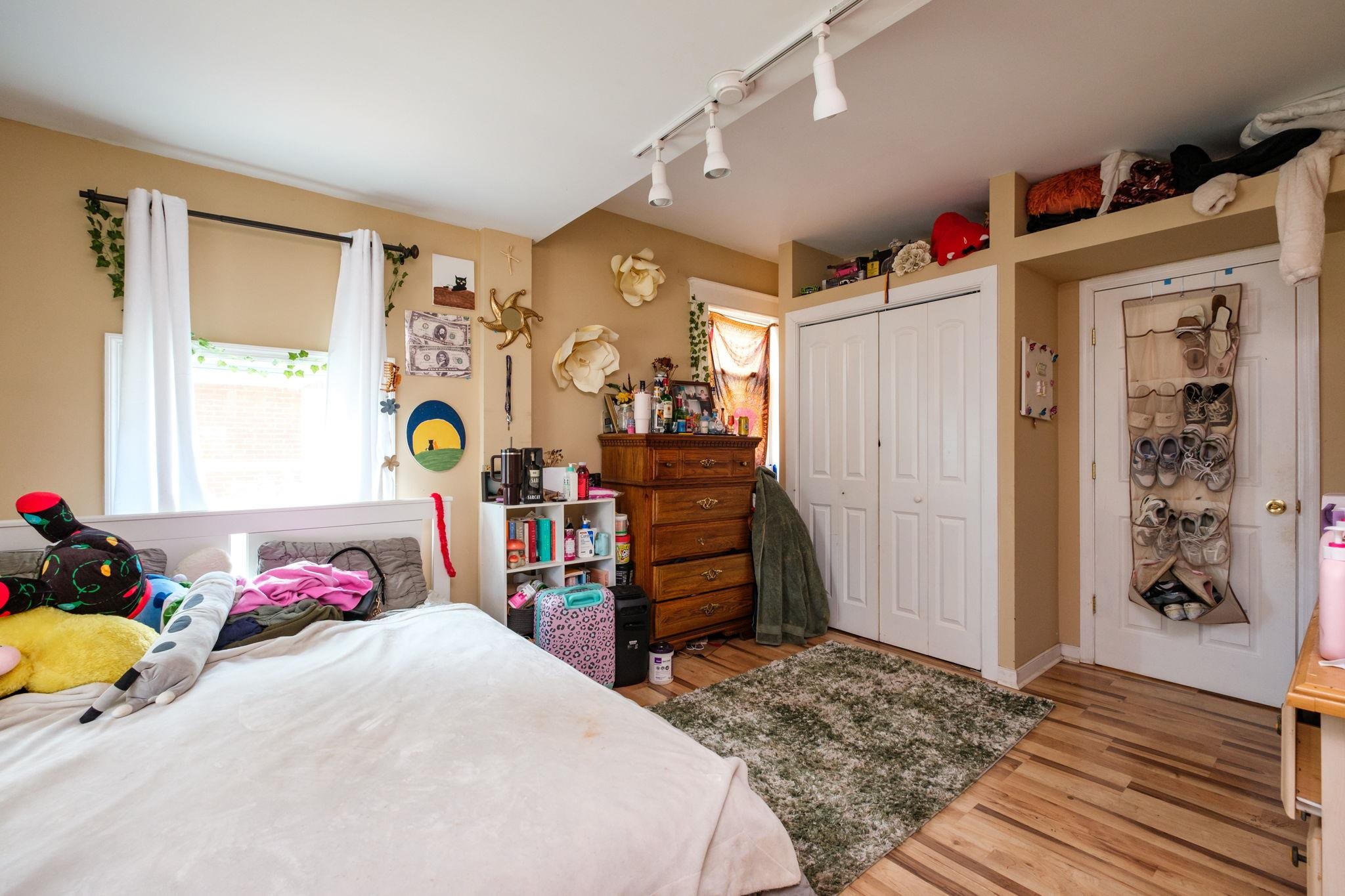 233 N BAYARD AVE, WAYNESBORO, Virginia 22980, 4 Bedrooms Bedrooms, ,2 BathroomsBathrooms,Residential,233 N BAYARD AVE,679341 MLS # 679341