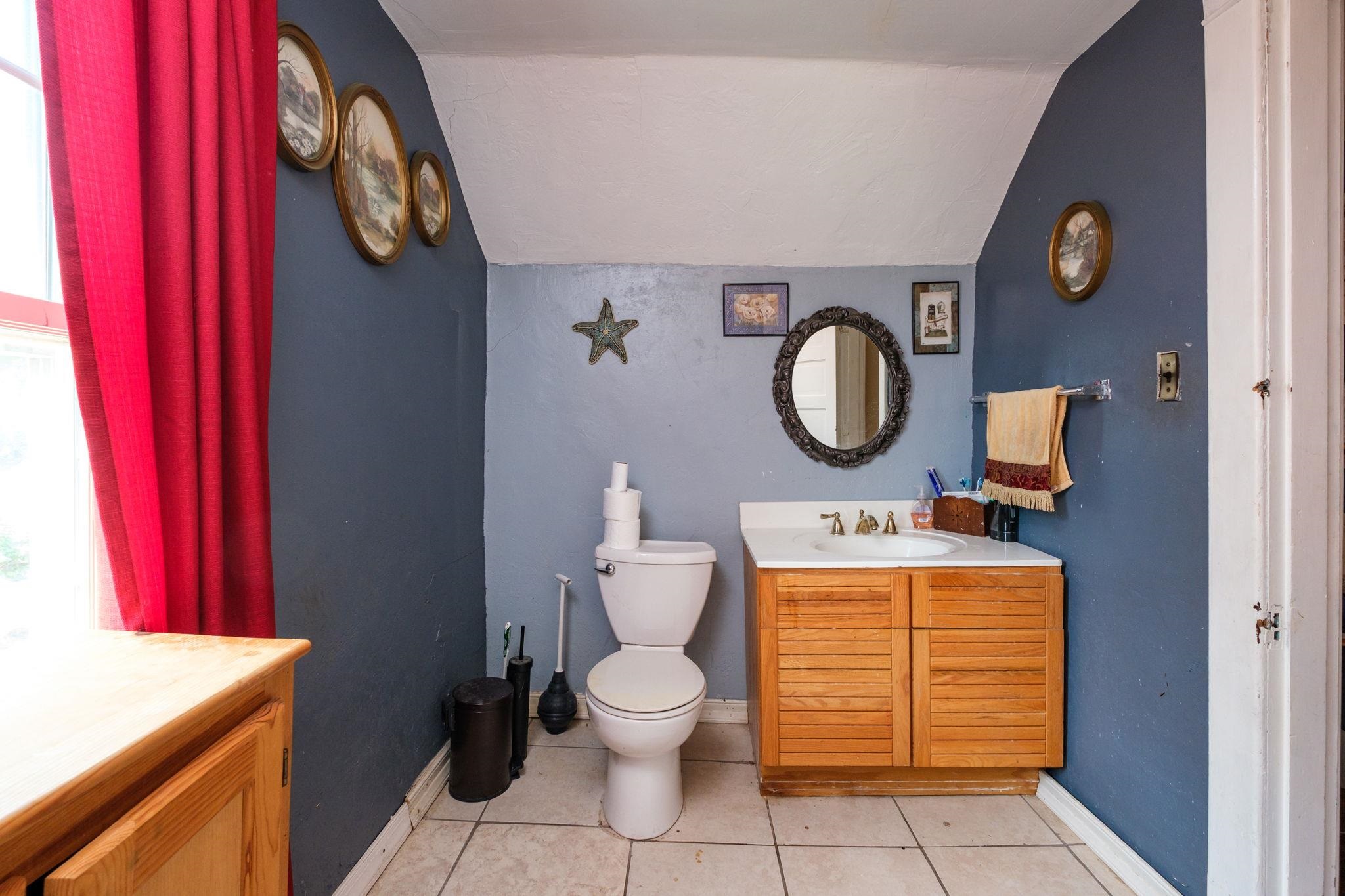 233 N BAYARD AVE, WAYNESBORO, Virginia 22980, 4 Bedrooms Bedrooms, ,2 BathroomsBathrooms,Residential,233 N BAYARD AVE,679341 MLS # 679341