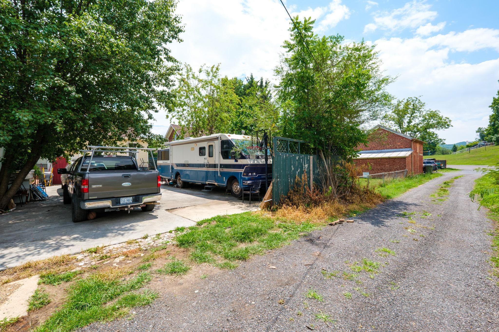 233 N BAYARD AVE, WAYNESBORO, Virginia 22980, 4 Bedrooms Bedrooms, ,2 BathroomsBathrooms,Residential,233 N BAYARD AVE,679341 MLS # 679341