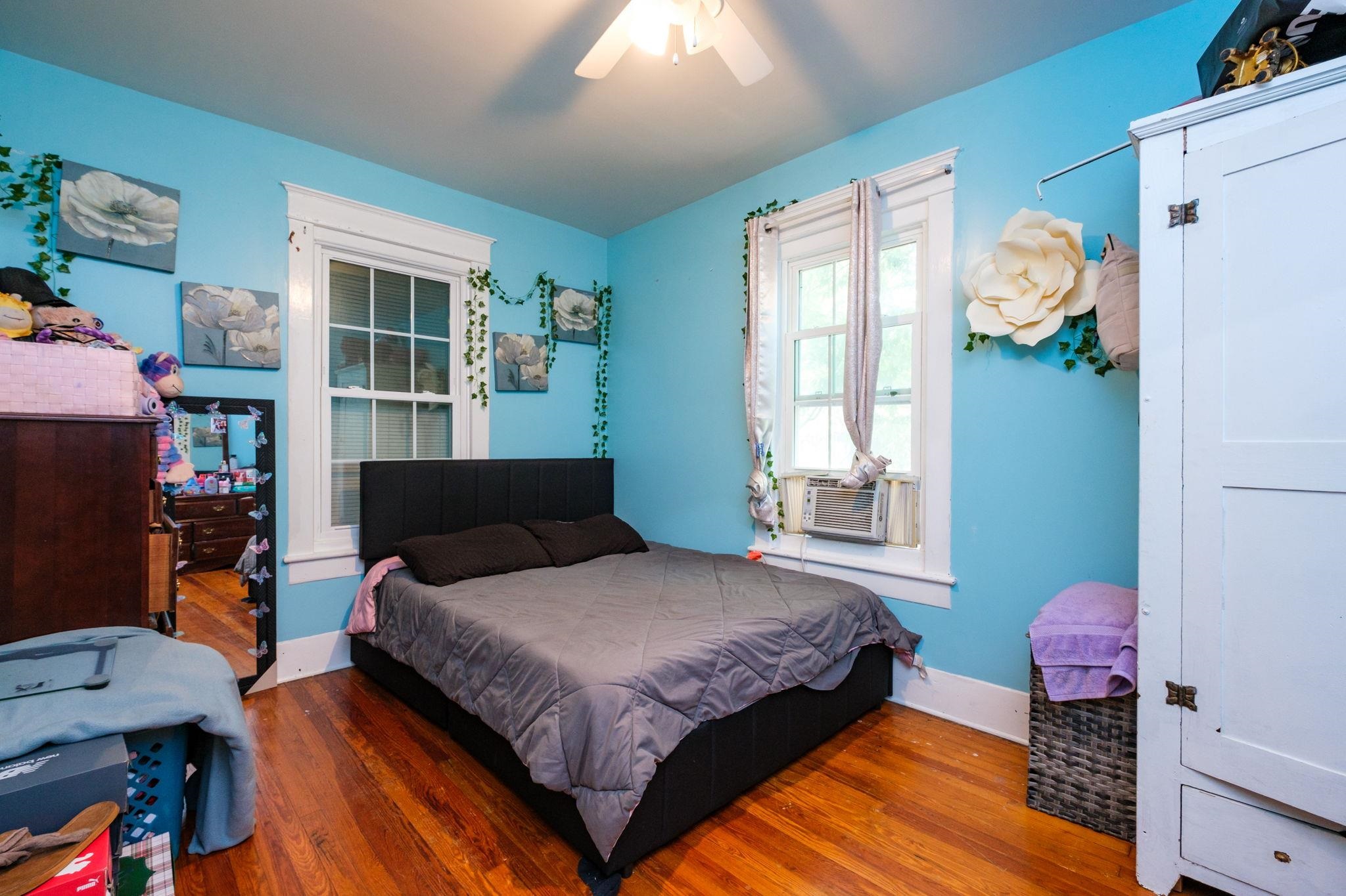233 N BAYARD AVE, WAYNESBORO, Virginia 22980, 4 Bedrooms Bedrooms, ,2 BathroomsBathrooms,Residential,233 N BAYARD AVE,679341 MLS # 679341