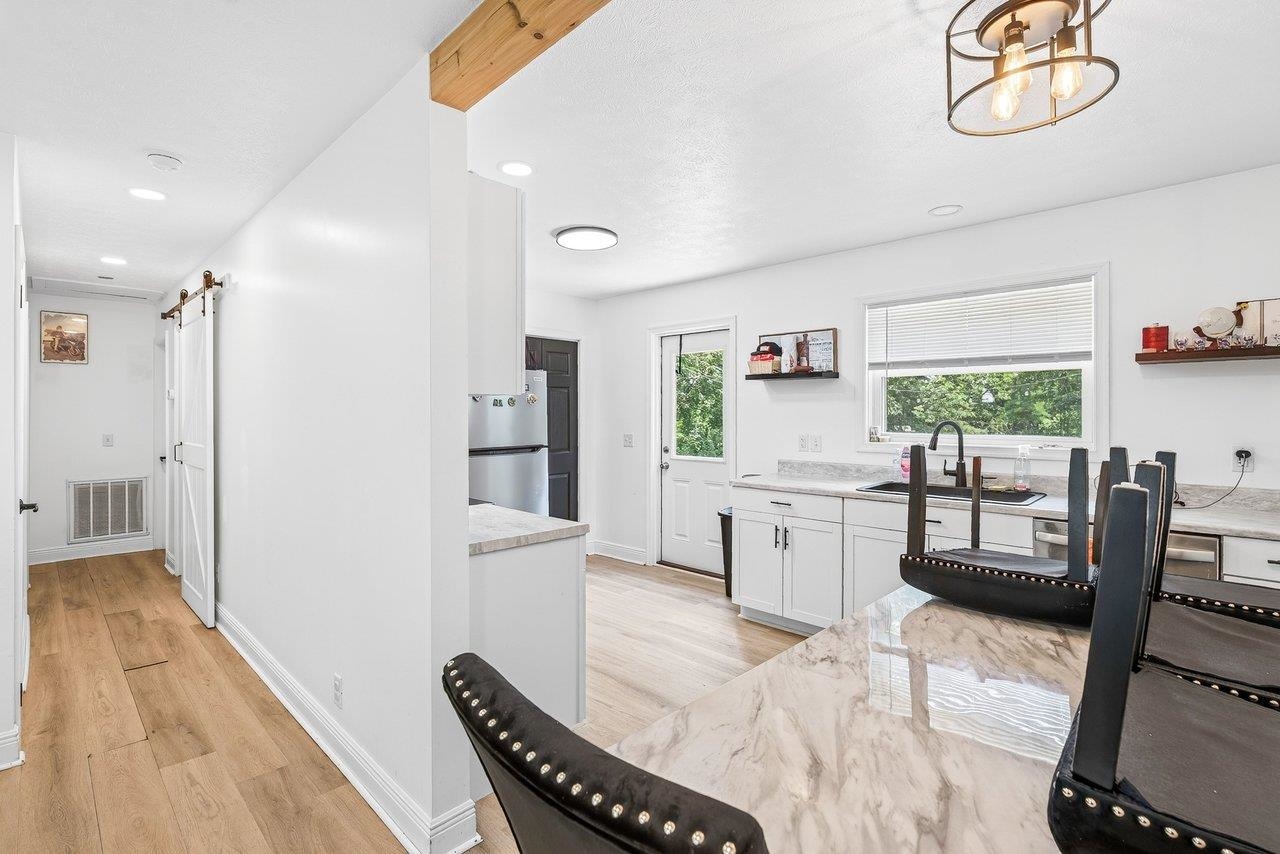 15524 EVERGREEN VALLEY RD, TIMBERVILLE, Virginia 22853, 3 Bedrooms Bedrooms, ,1 BathroomBathrooms,Residential,15524 EVERGREEN VALLEY RD,679342 MLS # 679342 15524 EVERGREEN VALLEY RD, TIMBERVILLE, Virginia 22853, 3 Bedrooms Bedrooms, ,1 BathroomBathrooms,Residential,15524 EVERGREEN VALLEY RD,679342 MLS # 679342