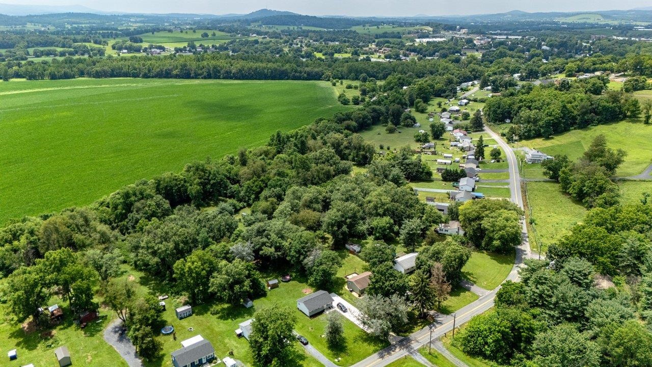 15524 EVERGREEN VALLEY RD, TIMBERVILLE, Virginia 22853, 3 Bedrooms Bedrooms, ,1 BathroomBathrooms,Residential,15524 EVERGREEN VALLEY RD,679342 MLS # 679342 15524 EVERGREEN VALLEY RD, TIMBERVILLE, Virginia 22853, 3 Bedrooms Bedrooms, ,1 BathroomBathrooms,Residential,15524 EVERGREEN VALLEY RD,679342 MLS # 679342