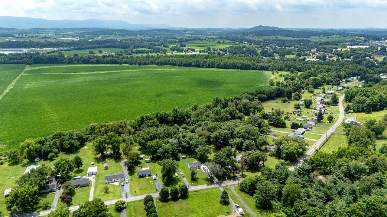 15524 EVERGREEN VALLEY RD, TIMBERVILLE, Virginia 22853, 3 Bedrooms Bedrooms, ,1 BathroomBathrooms,Residential,15524 EVERGREEN VALLEY RD,679342 MLS # 679342 15524 EVERGREEN VALLEY RD, TIMBERVILLE, Virginia 22853, 3 Bedrooms Bedrooms, ,1 BathroomBathrooms,Residential,15524 EVERGREEN VALLEY RD,679342 MLS # 679342