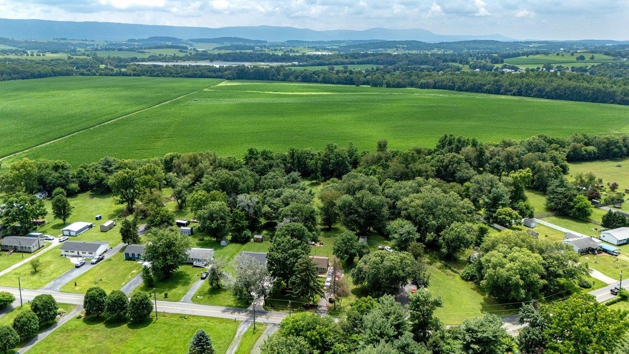 15524 EVERGREEN VALLEY RD, TIMBERVILLE, Virginia 22853, 3 Bedrooms Bedrooms, ,1 BathroomBathrooms,Residential,15524 EVERGREEN VALLEY RD,679342 MLS # 679342 15524 EVERGREEN VALLEY RD, TIMBERVILLE, Virginia 22853, 3 Bedrooms Bedrooms, ,1 BathroomBathrooms,Residential,15524 EVERGREEN VALLEY RD,679342 MLS # 679342