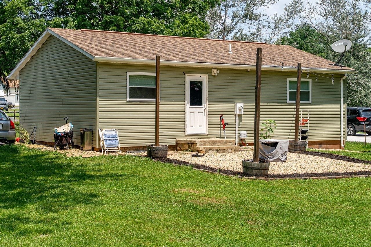 15524 EVERGREEN VALLEY RD, TIMBERVILLE, Virginia 22853, 3 Bedrooms Bedrooms, ,1 BathroomBathrooms,Residential,15524 EVERGREEN VALLEY RD,679342 MLS # 679342 15524 EVERGREEN VALLEY RD, TIMBERVILLE, Virginia 22853, 3 Bedrooms Bedrooms, ,1 BathroomBathrooms,Residential,15524 EVERGREEN VALLEY RD,679342 MLS # 679342
