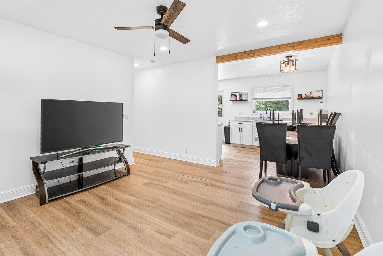 15524 EVERGREEN VALLEY RD, TIMBERVILLE, Virginia 22853, 3 Bedrooms Bedrooms, ,1 BathroomBathrooms,Residential,15524 EVERGREEN VALLEY RD,679342 MLS # 679342 15524 EVERGREEN VALLEY RD, TIMBERVILLE, Virginia 22853, 3 Bedrooms Bedrooms, ,1 BathroomBathrooms,Residential,15524 EVERGREEN VALLEY RD,679342 MLS # 679342
