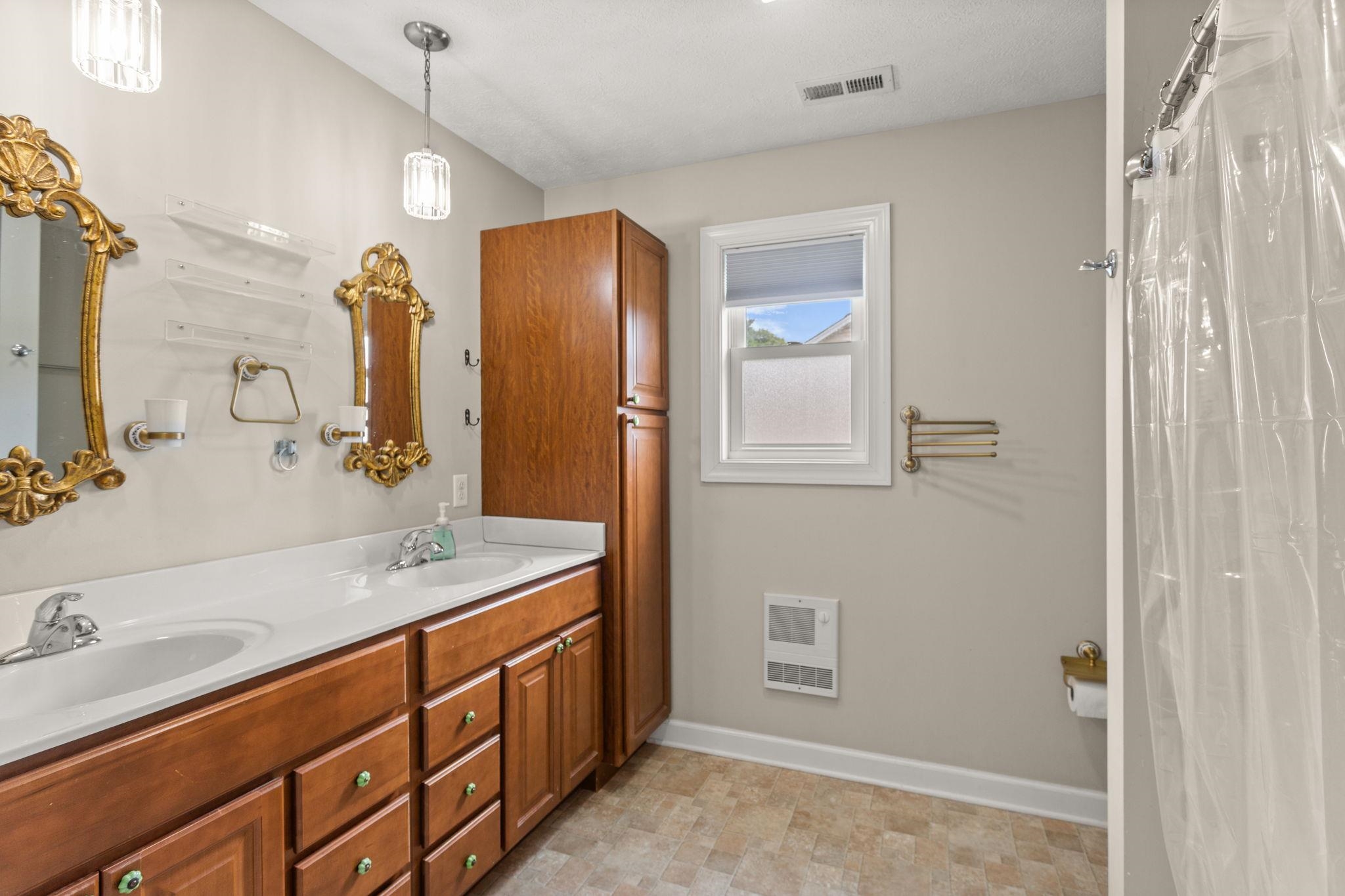 315 RUSTIC AVE, BROADWAY, Virginia 22815, 4 Bedrooms Bedrooms, ,2 BathroomsBathrooms,Residential,315 RUSTIC AVE,679343 MLS # 679343 315 RUSTIC AVE, BROADWAY, Virginia 22815, 4 Bedrooms Bedrooms, ,2 BathroomsBathrooms,Residential,315 RUSTIC AVE,679343 MLS # 679343