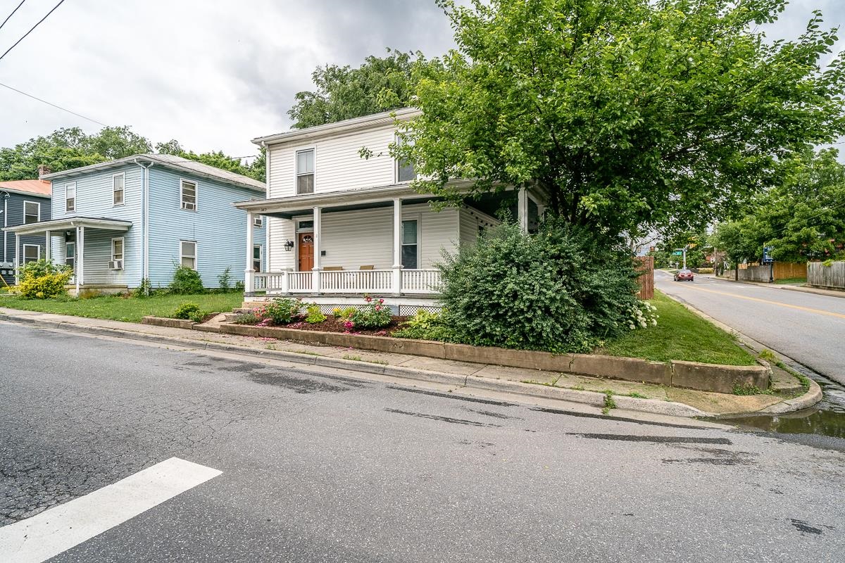 383 COLLICELLO ST, HARRISONBURG, Virginia 22802, 4 Bedrooms Bedrooms, ,2 BathroomsBathrooms,Residential,383 COLLICELLO ST,679346 MLS # 679346