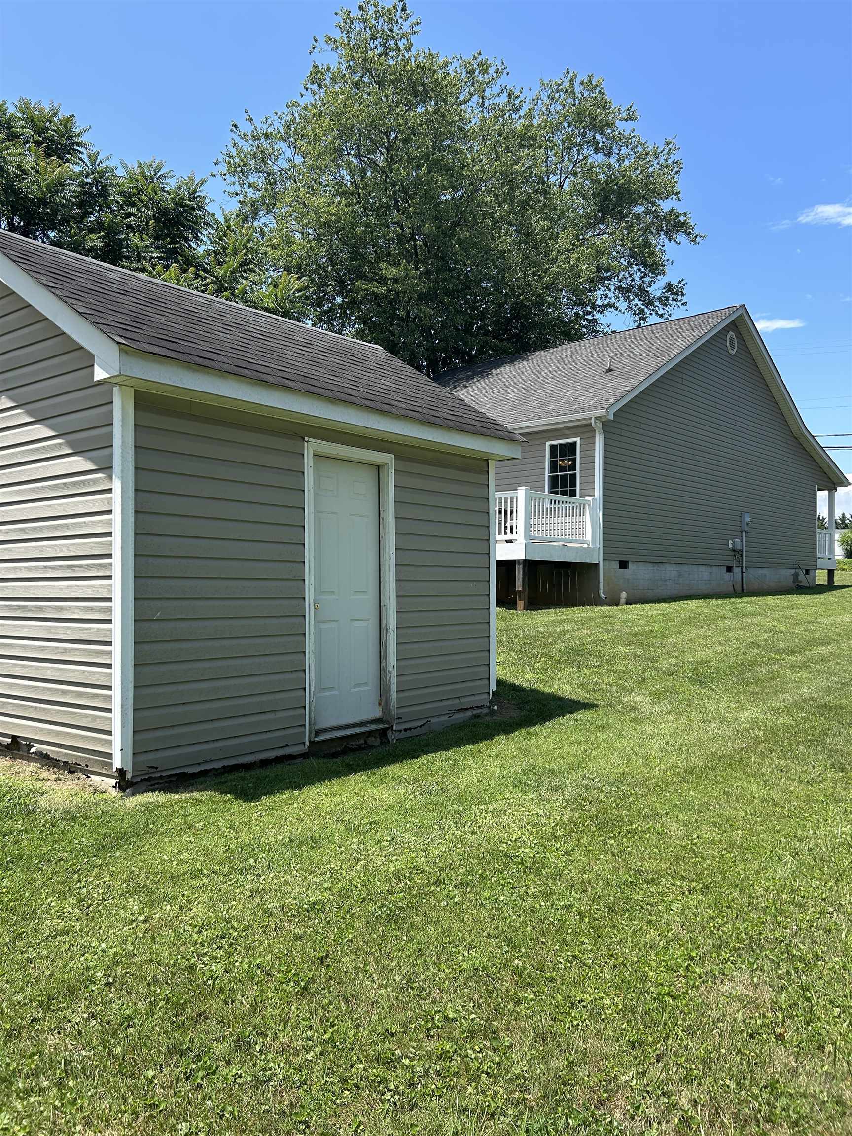 1834 LYNDHURST RD, WAYNESBORO, Virginia 22980, 3 Bedrooms Bedrooms, ,2 BathroomsBathrooms,Residential,1834 LYNDHURST RD,679348 MLS # 679348 1834 LYNDHURST RD, WAYNESBORO, Virginia 22980, 3 Bedrooms Bedrooms, ,2 BathroomsBathrooms,Residential,1834 LYNDHURST RD,679348 MLS # 679348
