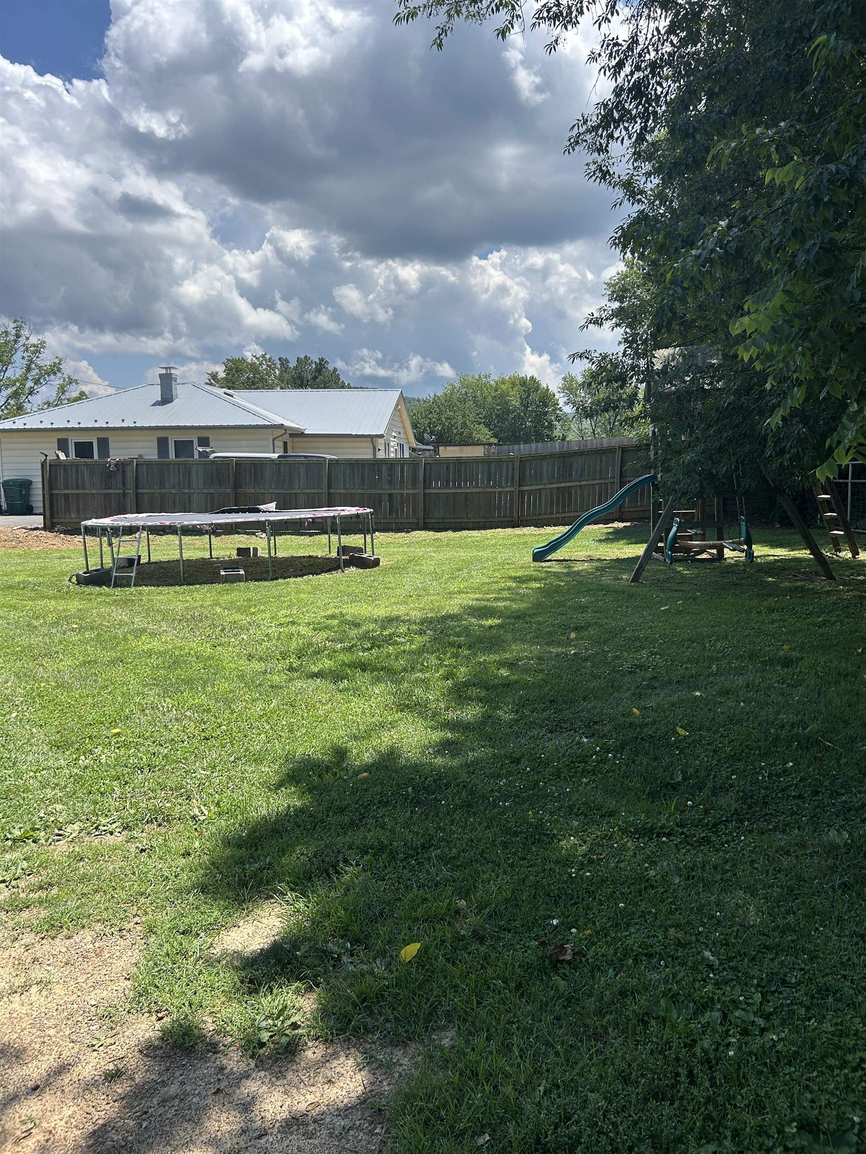 1834 LYNDHURST RD, WAYNESBORO, Virginia 22980, 3 Bedrooms Bedrooms, ,2 BathroomsBathrooms,Residential,1834 LYNDHURST RD,679348 MLS # 679348 1834 LYNDHURST RD, WAYNESBORO, Virginia 22980, 3 Bedrooms Bedrooms, ,2 BathroomsBathrooms,Residential,1834 LYNDHURST RD,679348 MLS # 679348