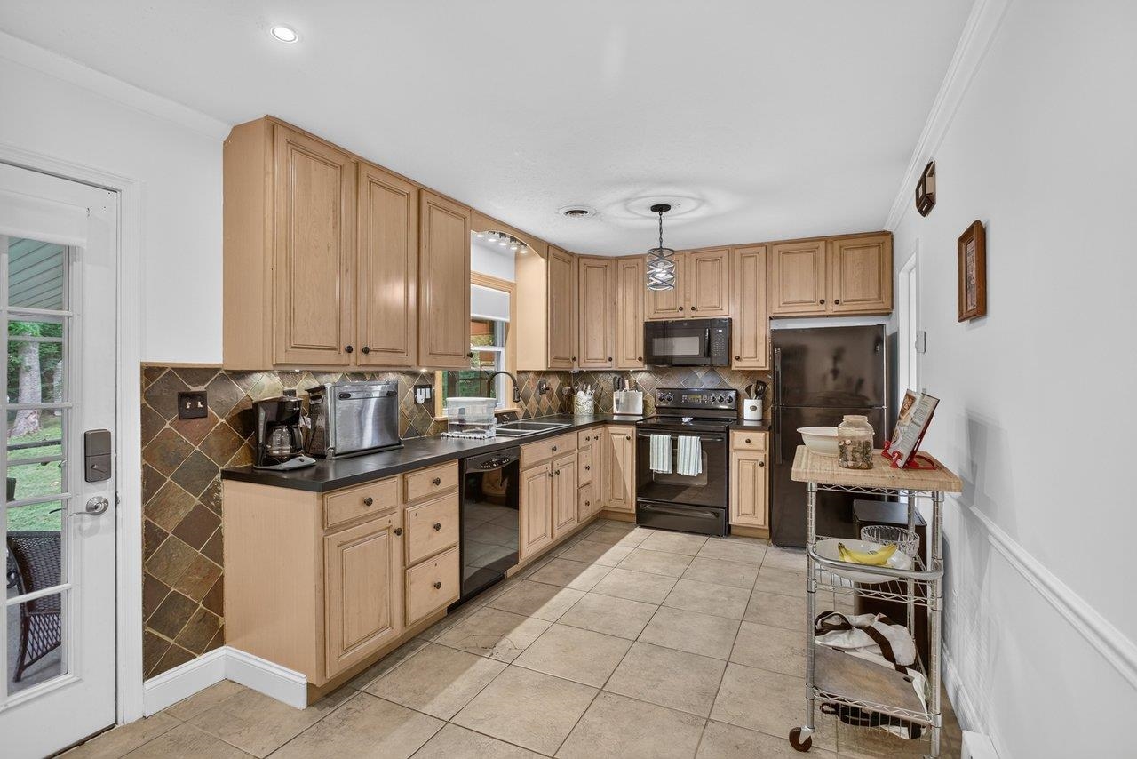 585 HILLTOP DR, STAUNTON, Virginia 24401, 5 Bedrooms Bedrooms, ,2 BathroomsBathrooms,Residential,585 HILLTOP DR,679350 MLS # 679350 585 HILLTOP DR, STAUNTON, Virginia 24401, 5 Bedrooms Bedrooms, ,2 BathroomsBathrooms,Residential,585 HILLTOP DR,679350 MLS # 679350