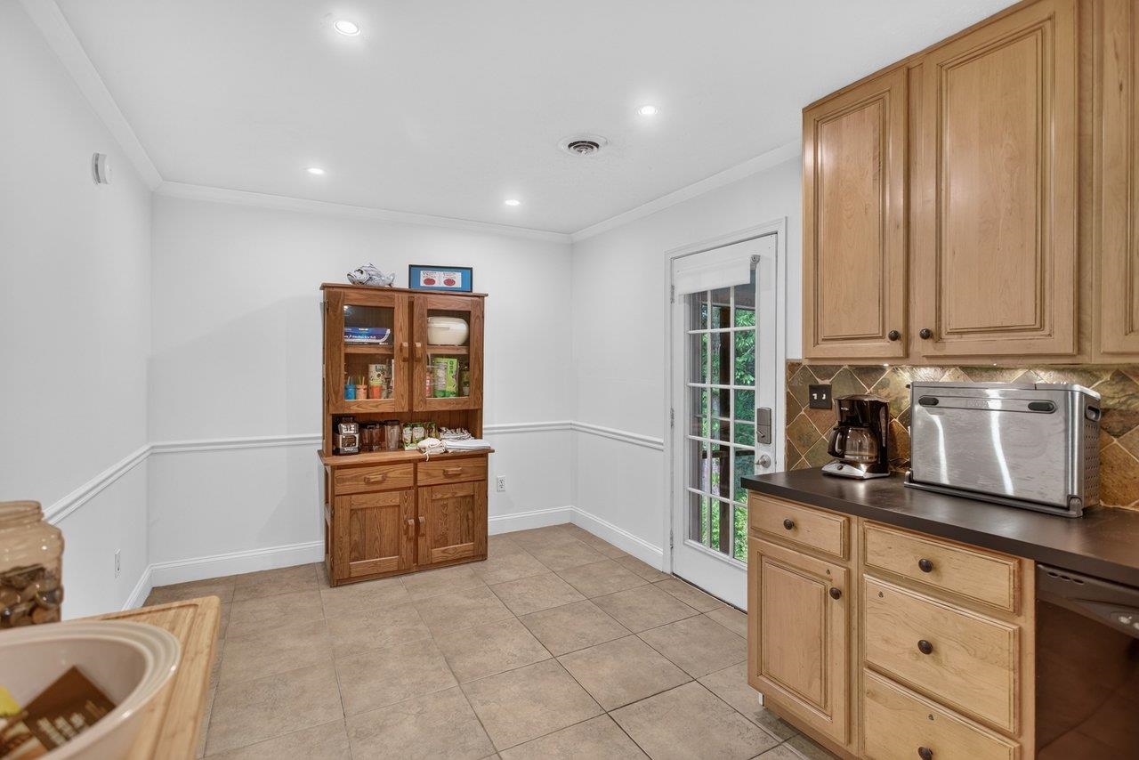 585 HILLTOP DR, STAUNTON, Virginia 24401, 5 Bedrooms Bedrooms, ,2 BathroomsBathrooms,Residential,585 HILLTOP DR,679350 MLS # 679350 585 HILLTOP DR, STAUNTON, Virginia 24401, 5 Bedrooms Bedrooms, ,2 BathroomsBathrooms,Residential,585 HILLTOP DR,679350 MLS # 679350