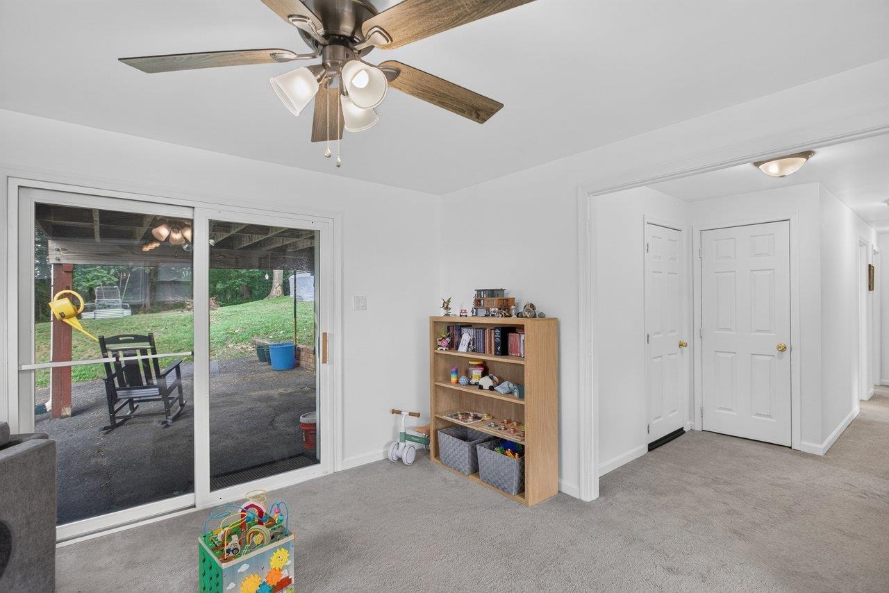 585 HILLTOP DR, STAUNTON, Virginia 24401, 5 Bedrooms Bedrooms, ,2 BathroomsBathrooms,Residential,585 HILLTOP DR,679350 MLS # 679350 585 HILLTOP DR, STAUNTON, Virginia 24401, 5 Bedrooms Bedrooms, ,2 BathroomsBathrooms,Residential,585 HILLTOP DR,679350 MLS # 679350