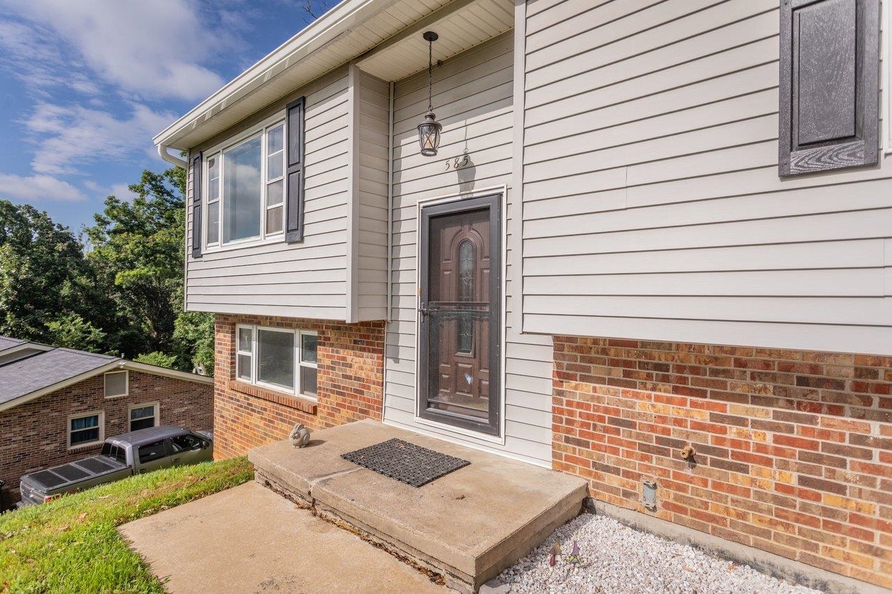 585 HILLTOP DR, STAUNTON, Virginia 24401, 5 Bedrooms Bedrooms, ,2 BathroomsBathrooms,Residential,585 HILLTOP DR,679350 MLS # 679350 585 HILLTOP DR, STAUNTON, Virginia 24401, 5 Bedrooms Bedrooms, ,2 BathroomsBathrooms,Residential,585 HILLTOP DR,679350 MLS # 679350