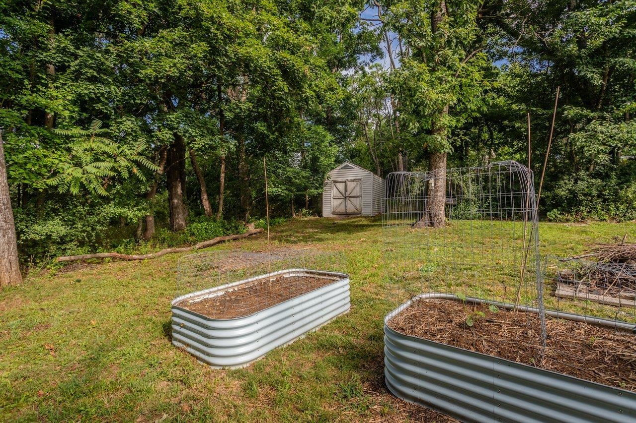 585 HILLTOP DR, STAUNTON, Virginia 24401, 5 Bedrooms Bedrooms, ,2 BathroomsBathrooms,Residential,585 HILLTOP DR,679350 MLS # 679350 585 HILLTOP DR, STAUNTON, Virginia 24401, 5 Bedrooms Bedrooms, ,2 BathroomsBathrooms,Residential,585 HILLTOP DR,679350 MLS # 679350