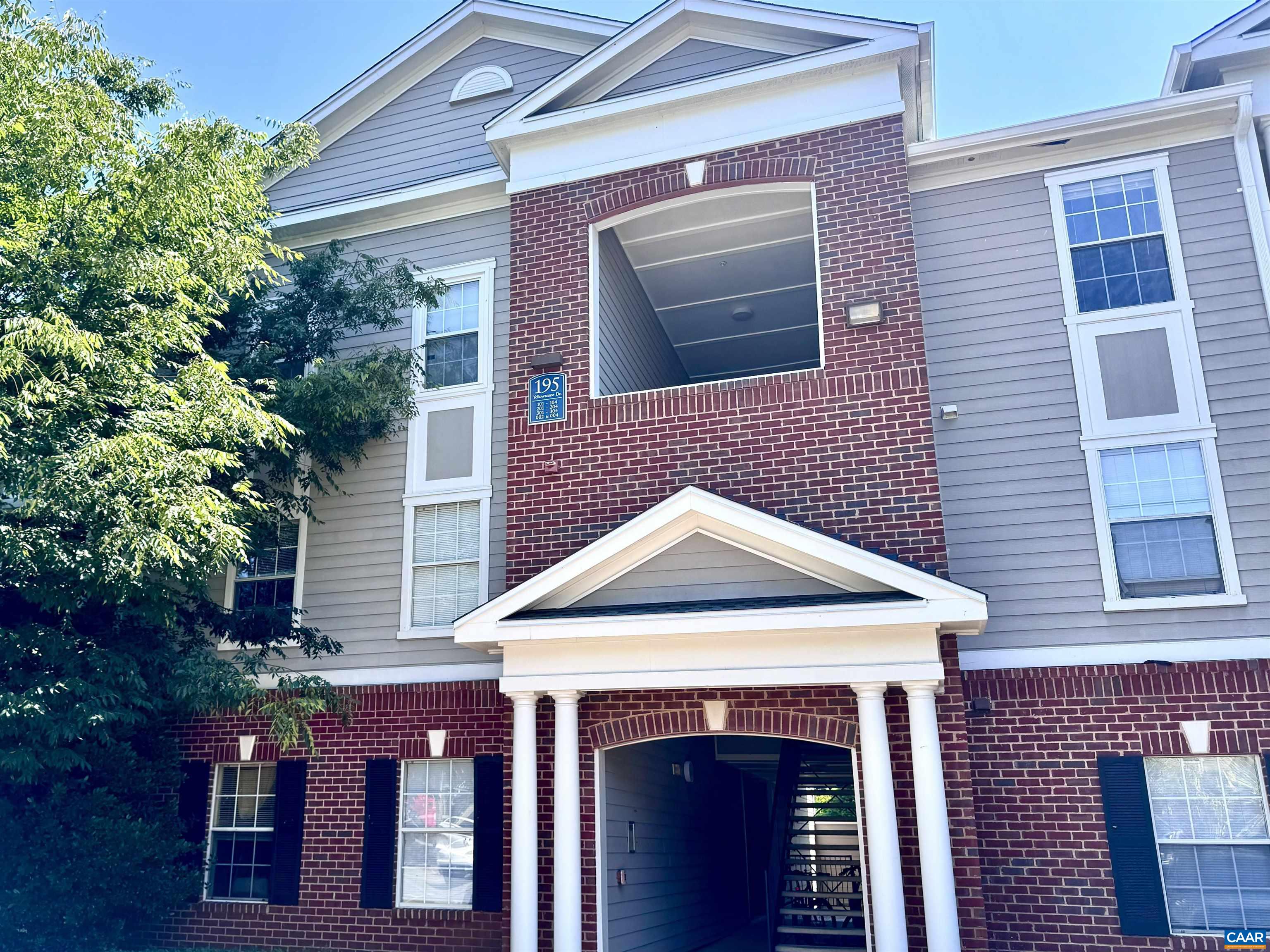 195 YELLOWSTONE DR, CHARLOTTESVILLE, Virginia 22903, 4 Bedrooms Bedrooms, ,4 BathroomsBathrooms,Residential,195 YELLOWSTONE DR,679357 MLS # 679357