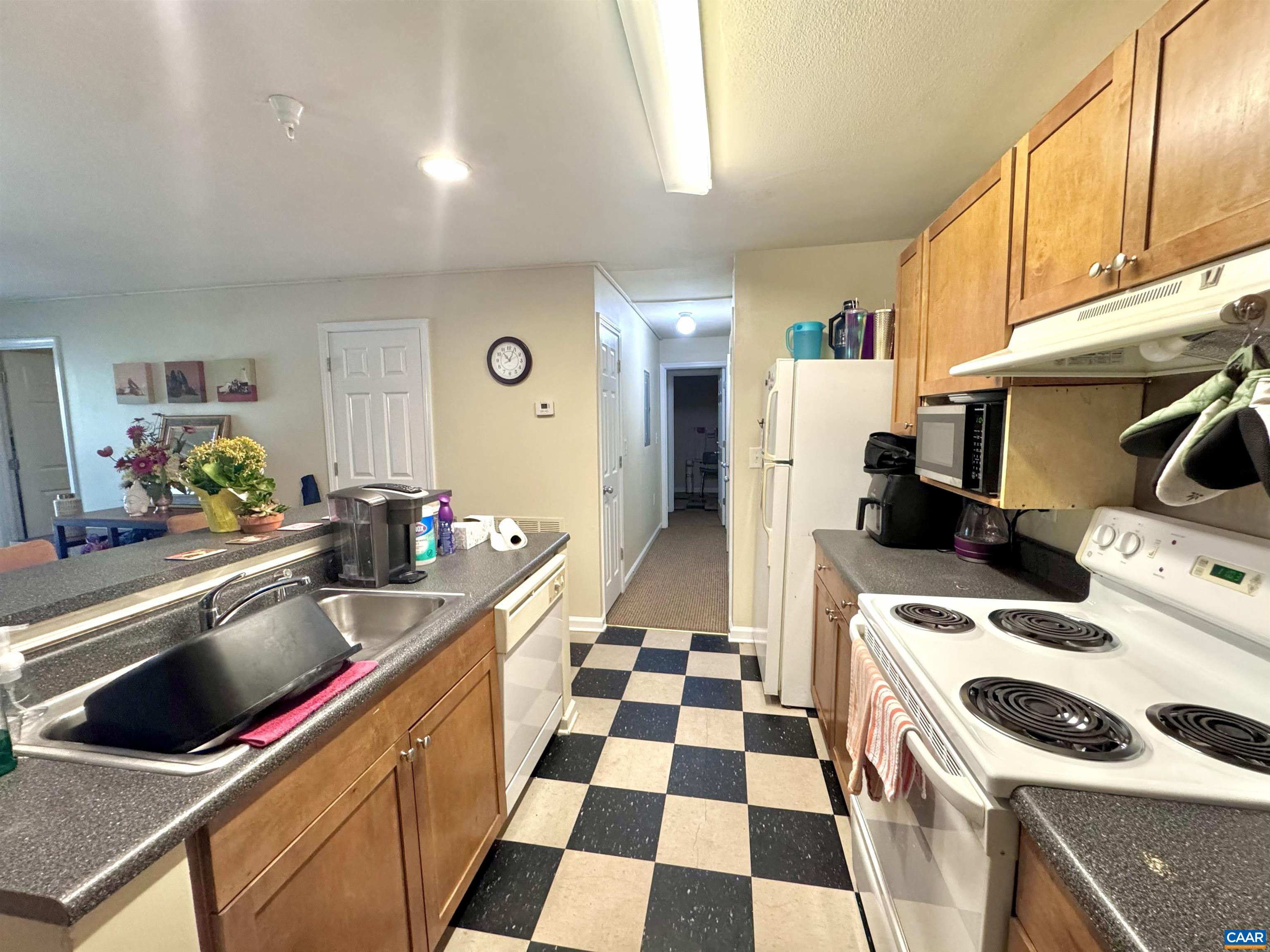 195 YELLOWSTONE DR, CHARLOTTESVILLE, Virginia 22903, 4 Bedrooms Bedrooms, ,4 BathroomsBathrooms,Residential,195 YELLOWSTONE DR,679357 MLS # 679357
