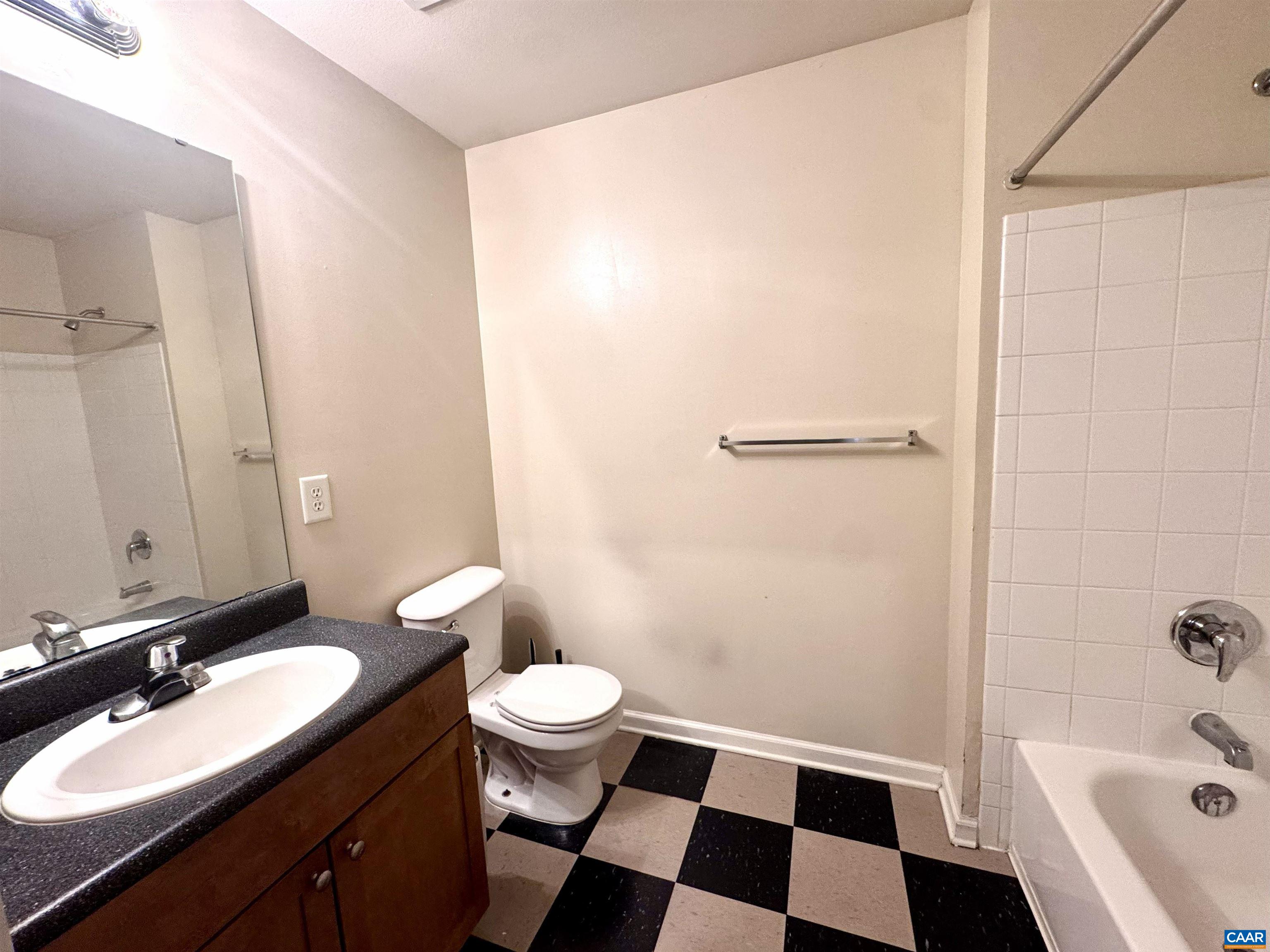 195 YELLOWSTONE DR, CHARLOTTESVILLE, Virginia 22903, 4 Bedrooms Bedrooms, ,4 BathroomsBathrooms,Residential,195 YELLOWSTONE DR,679357 MLS # 679357