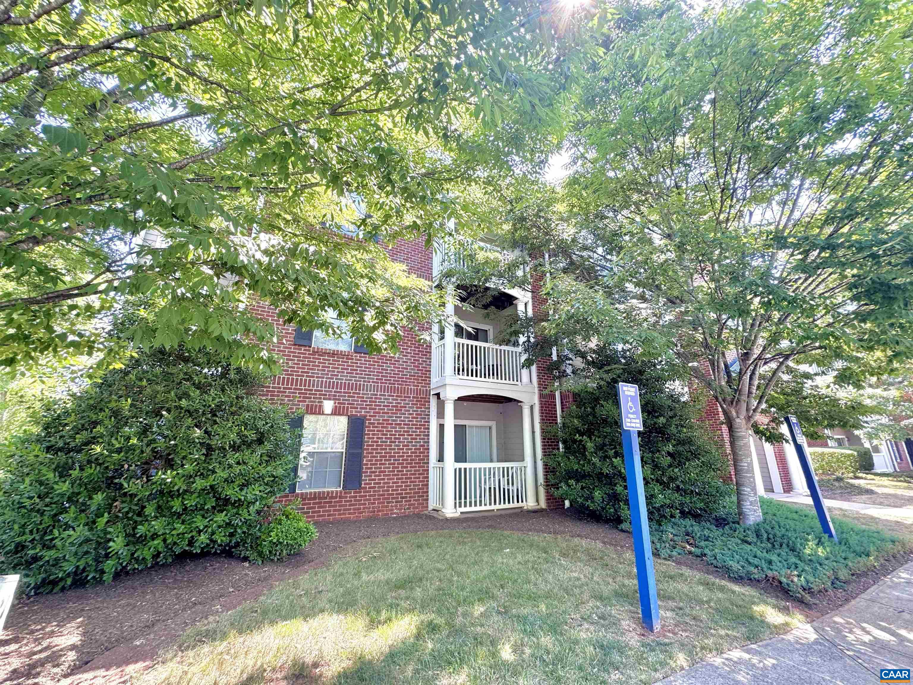 195 YELLOWSTONE DR, CHARLOTTESVILLE, Virginia 22903, 4 Bedrooms Bedrooms, ,4 BathroomsBathrooms,Residential,195 YELLOWSTONE DR,679357 MLS # 679357