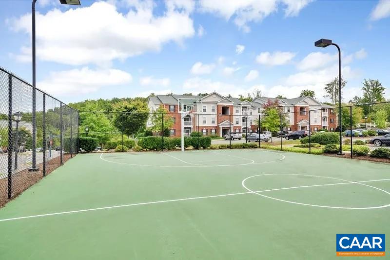 195 YELLOWSTONE DR, CHARLOTTESVILLE, Virginia 22903, 4 Bedrooms Bedrooms, ,4 BathroomsBathrooms,Residential,195 YELLOWSTONE DR,679357 MLS # 679357