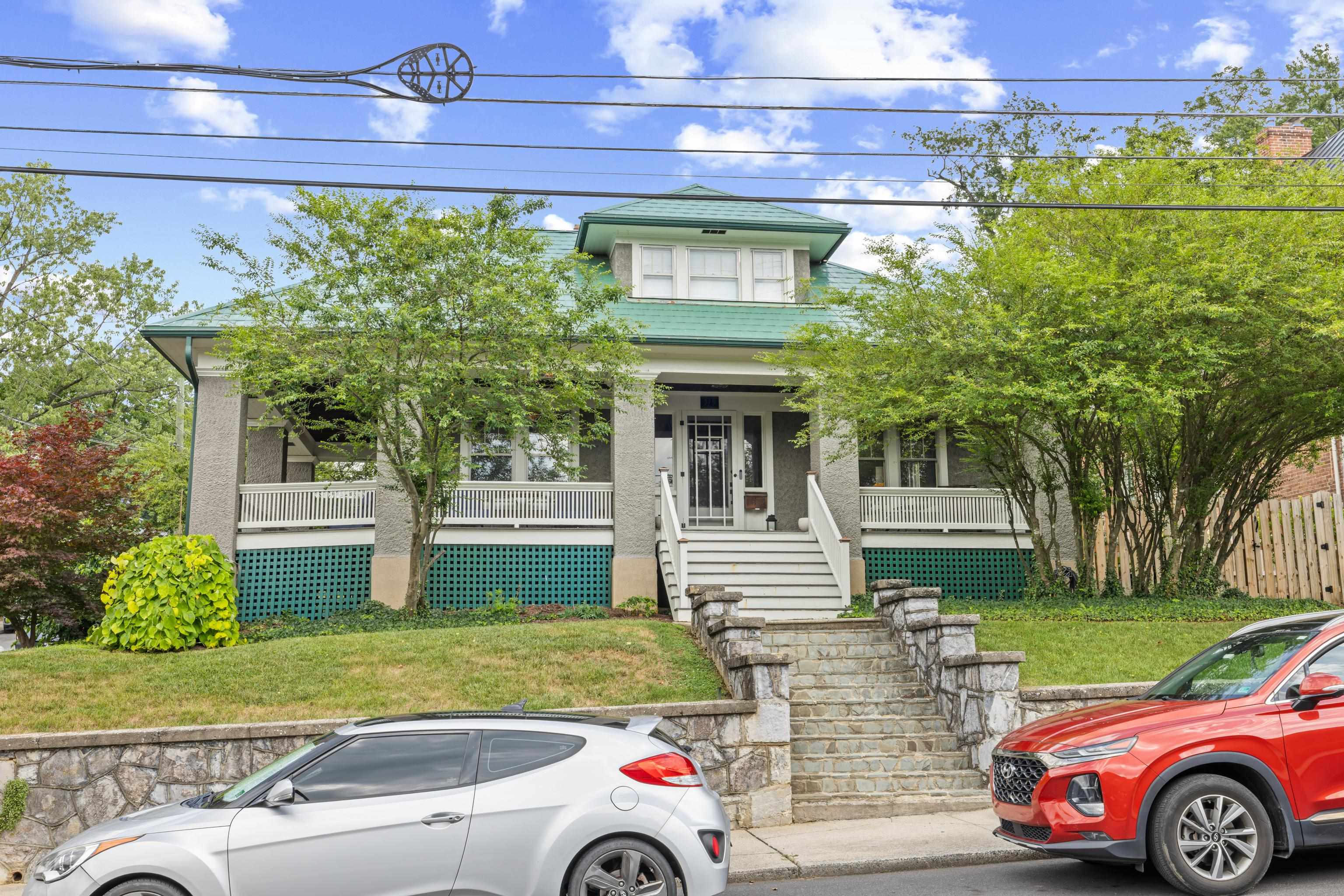 325 N NEW ST, STAUNTON, Virginia 24401, 4 Bedrooms Bedrooms, ,2 BathroomsBathrooms,Residential,325 N NEW ST,679361 MLS # 679361 325 N NEW ST, STAUNTON, Virginia 24401, 4 Bedrooms Bedrooms, ,2 BathroomsBathrooms,Residential,325 N NEW ST,679361 MLS # 679361